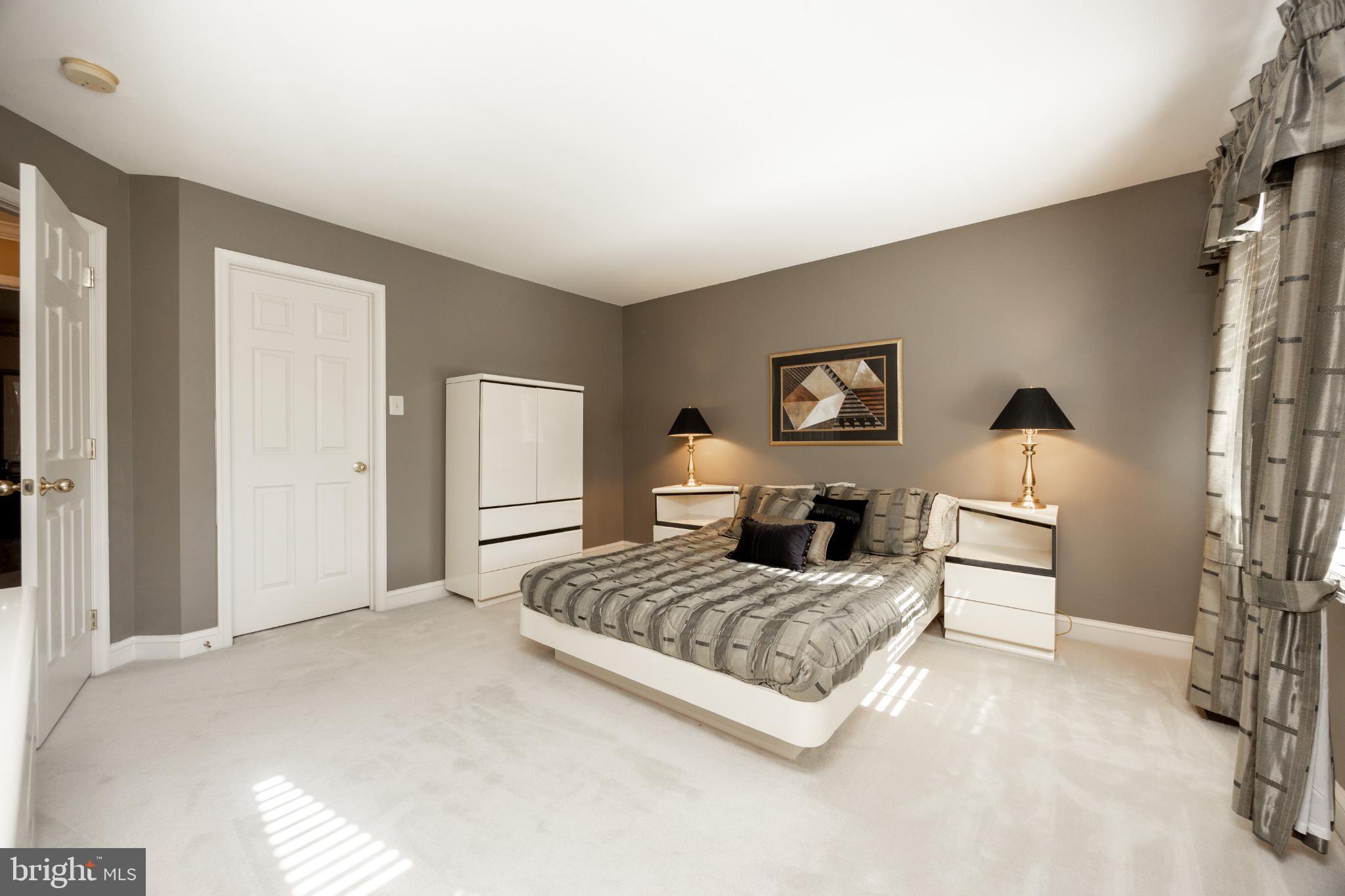 ESTATES AT FARAWAY FARMS - Residential