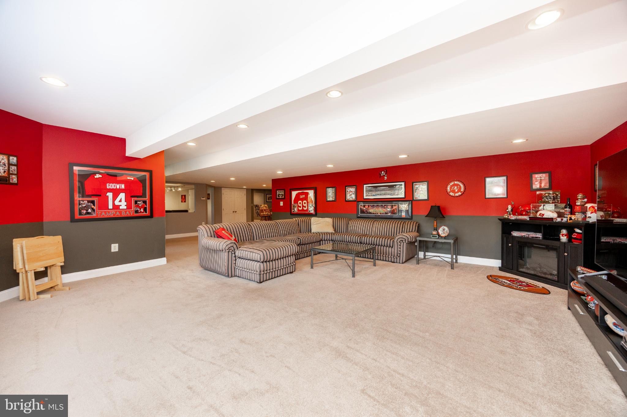 ESTATES AT FARAWAY FARMS - Residential