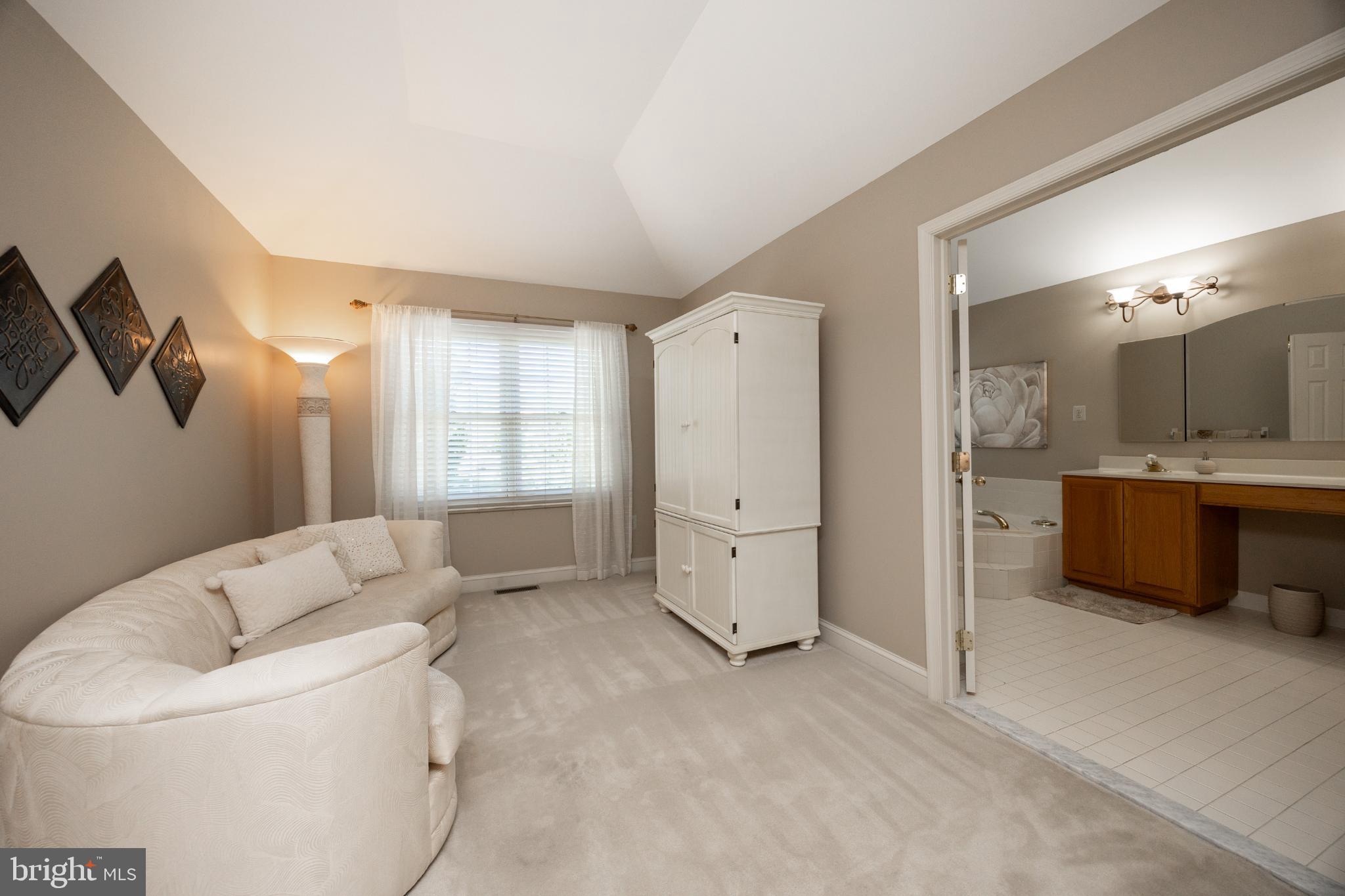 ESTATES AT FARAWAY FARMS - Residential