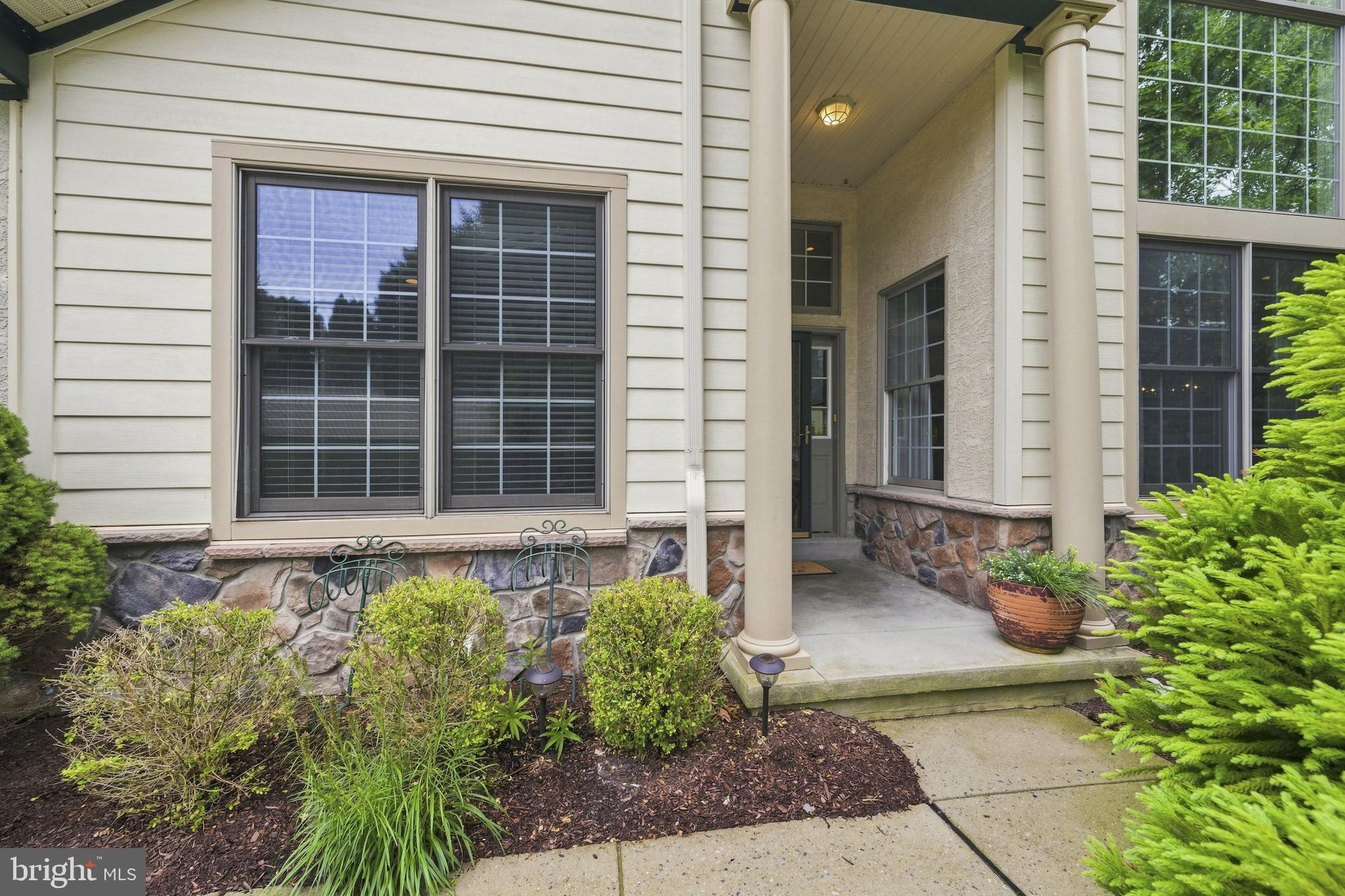 1712 YARDLEY DRIVE