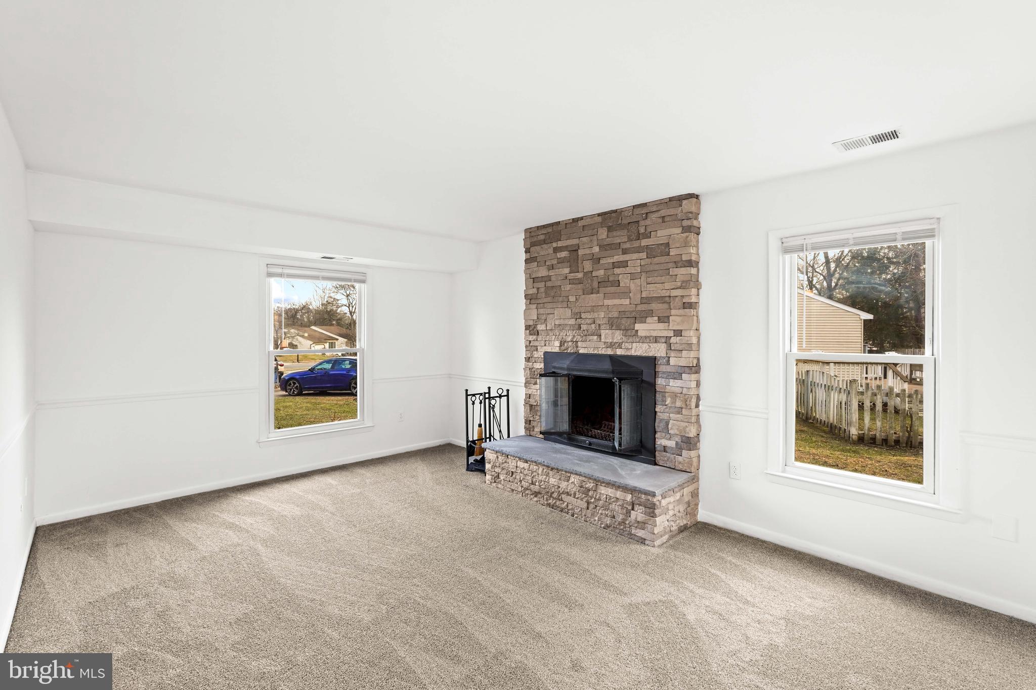 KINGSTON CHASE - Residential