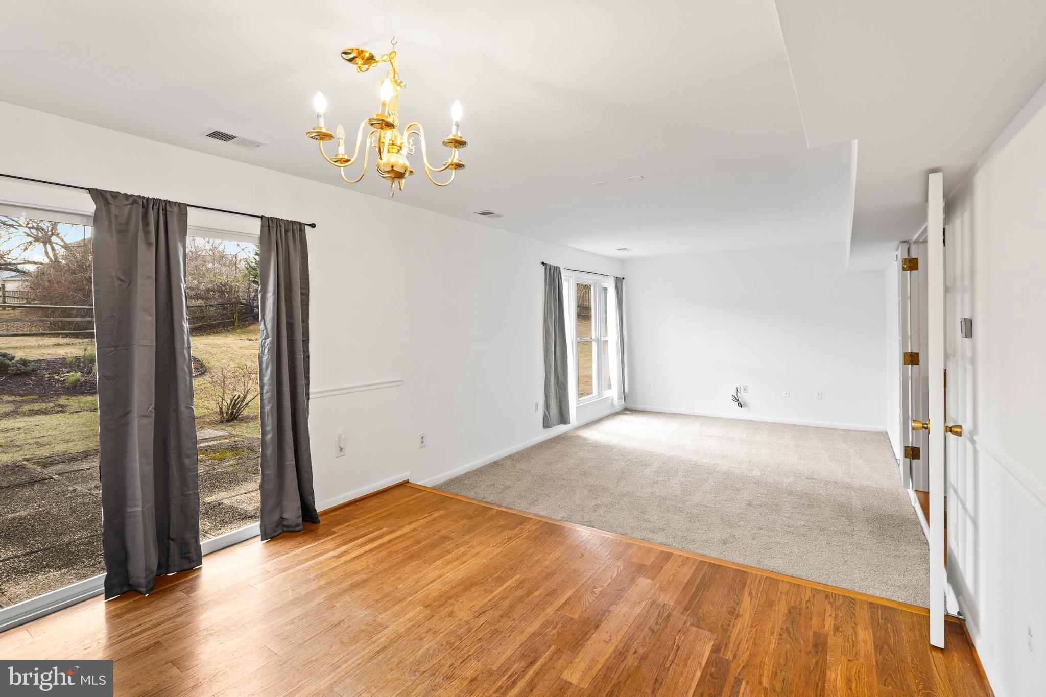 KINGSTON CHASE - Residential