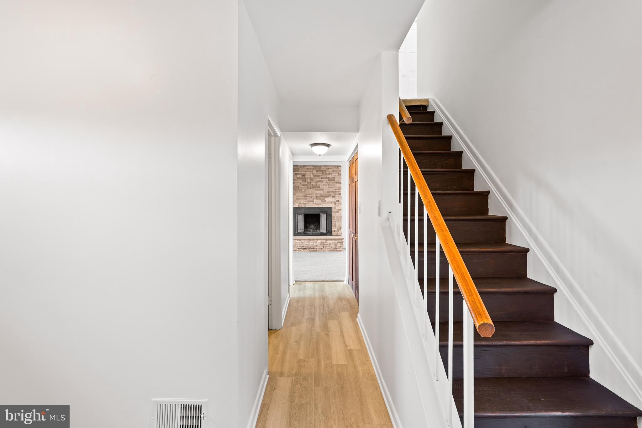 KINGSTON CHASE - Residential