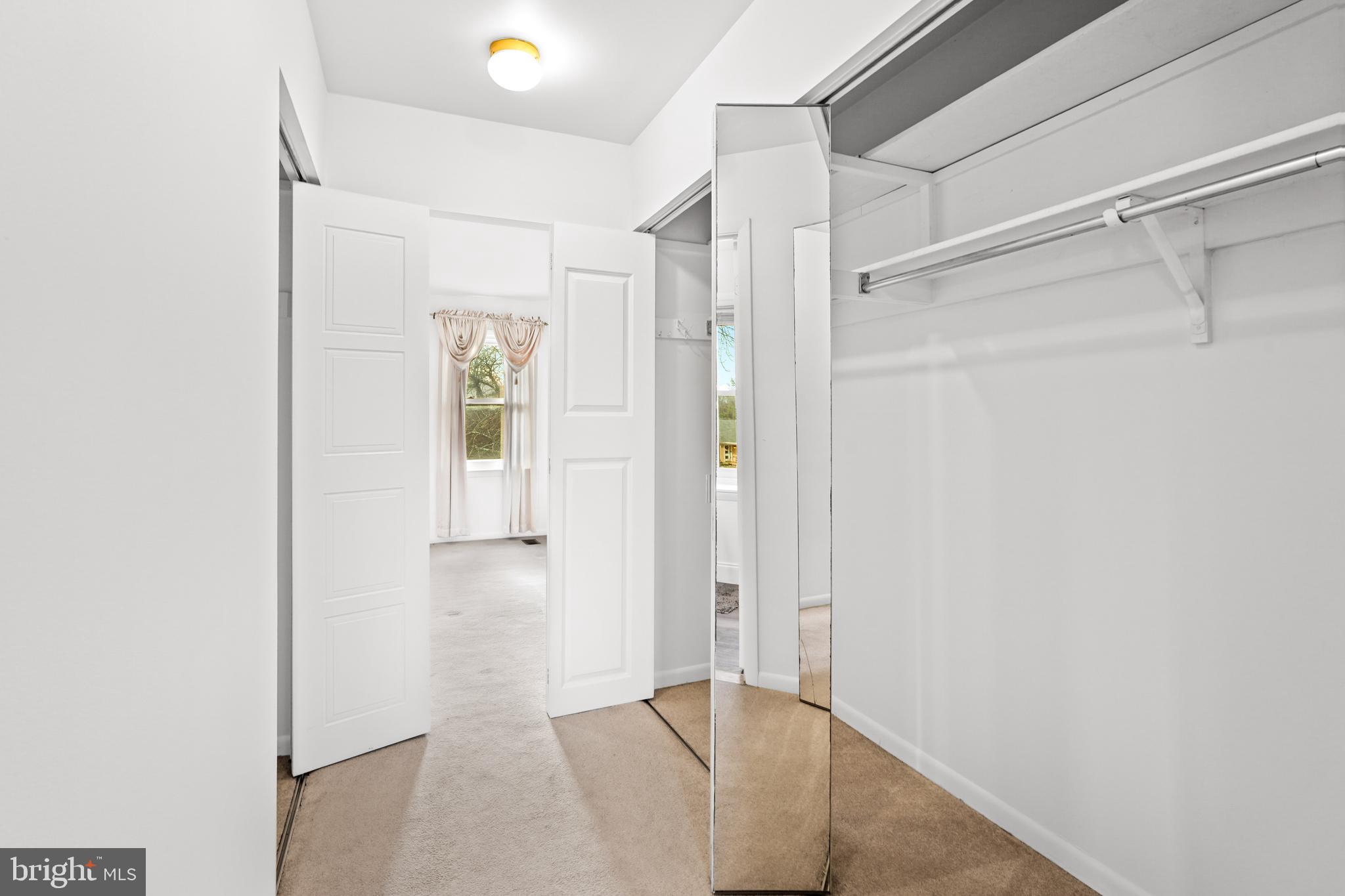 KINGSTON CHASE - Residential