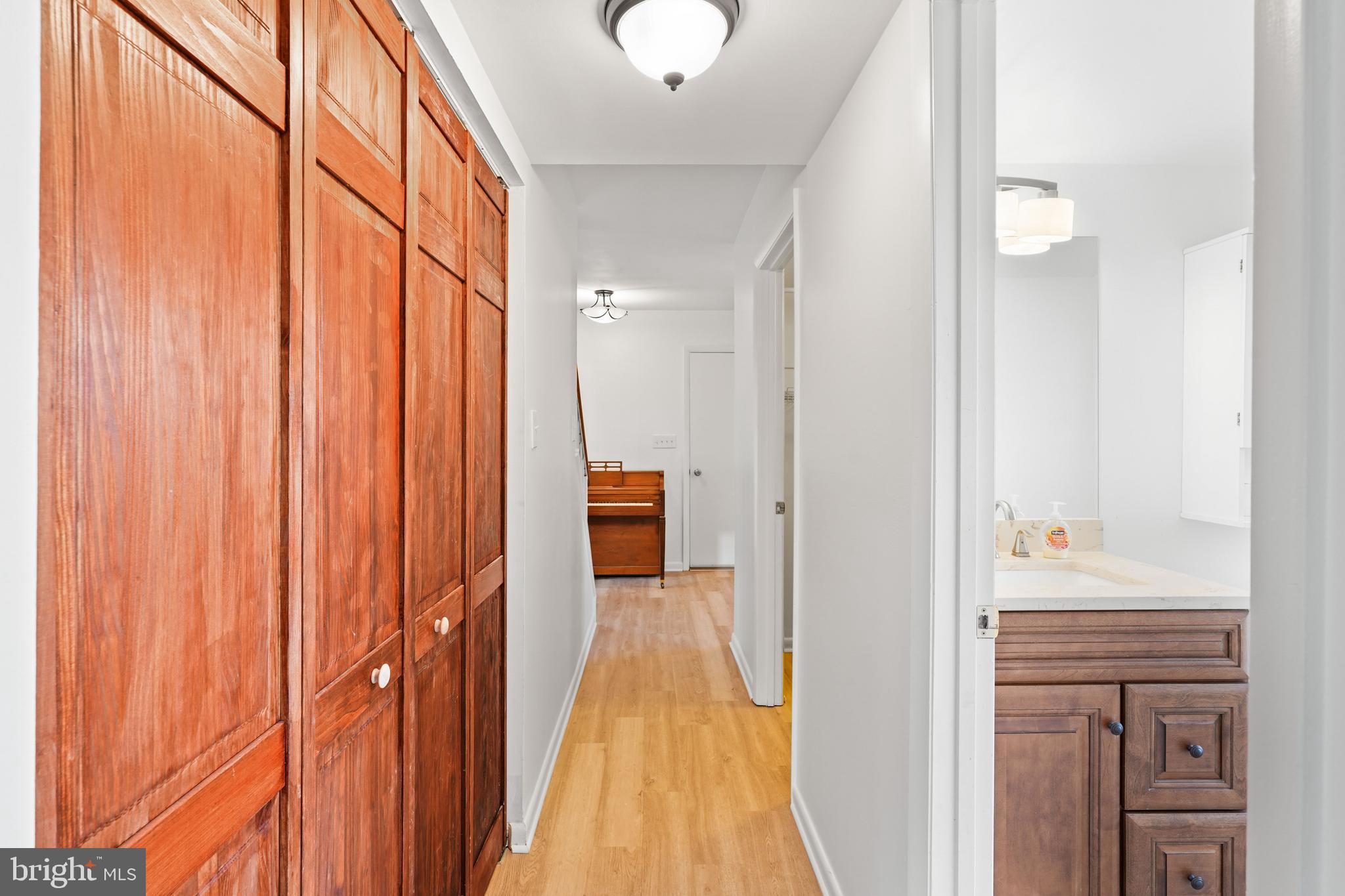 KINGSTON CHASE - Residential