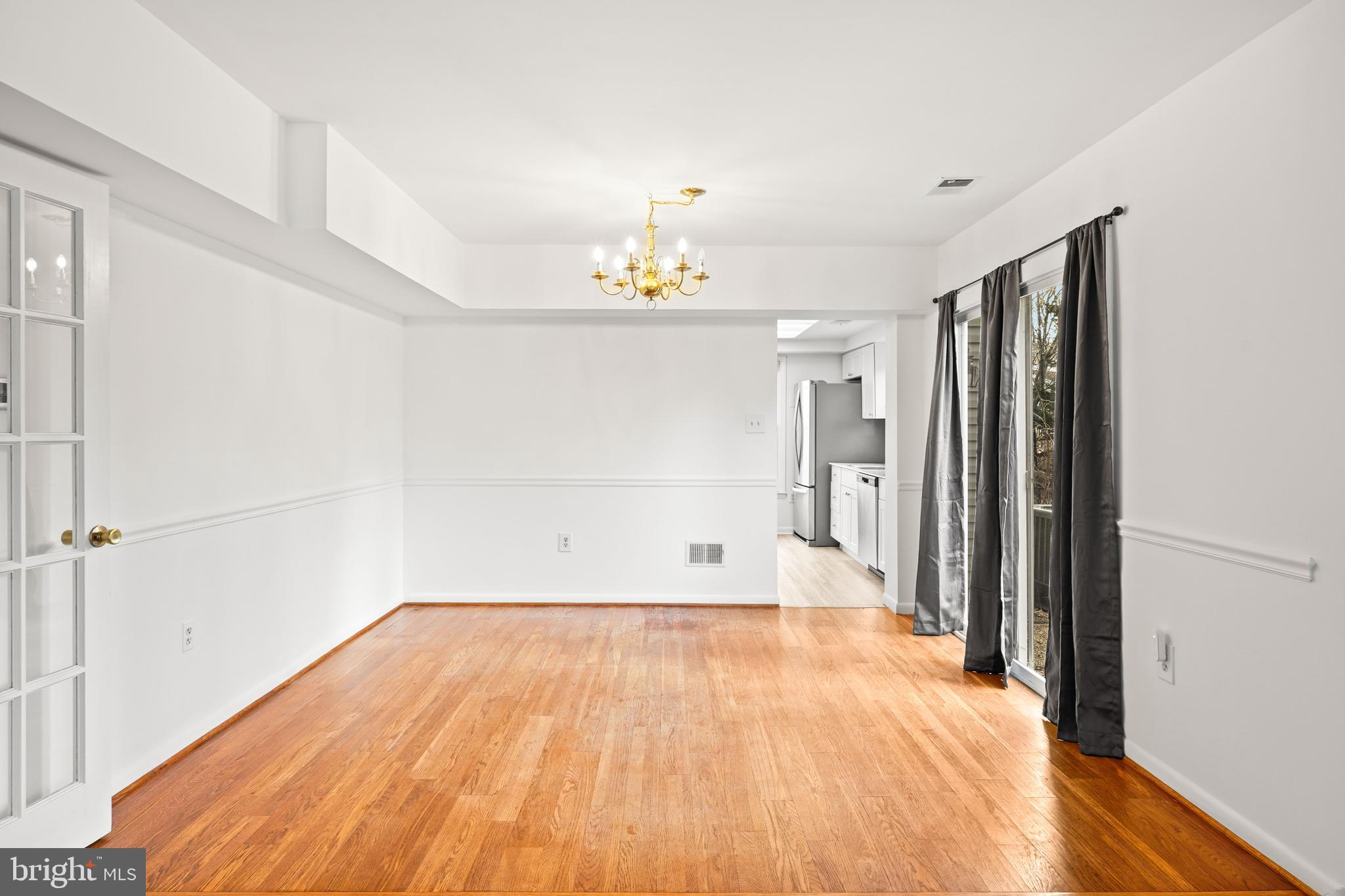 KINGSTON CHASE - Residential