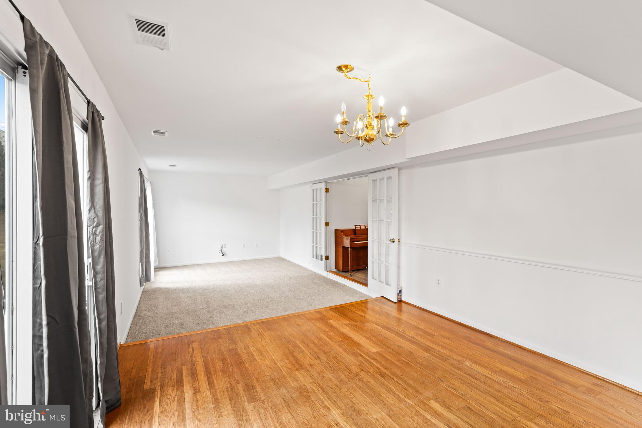 KINGSTON CHASE - Residential