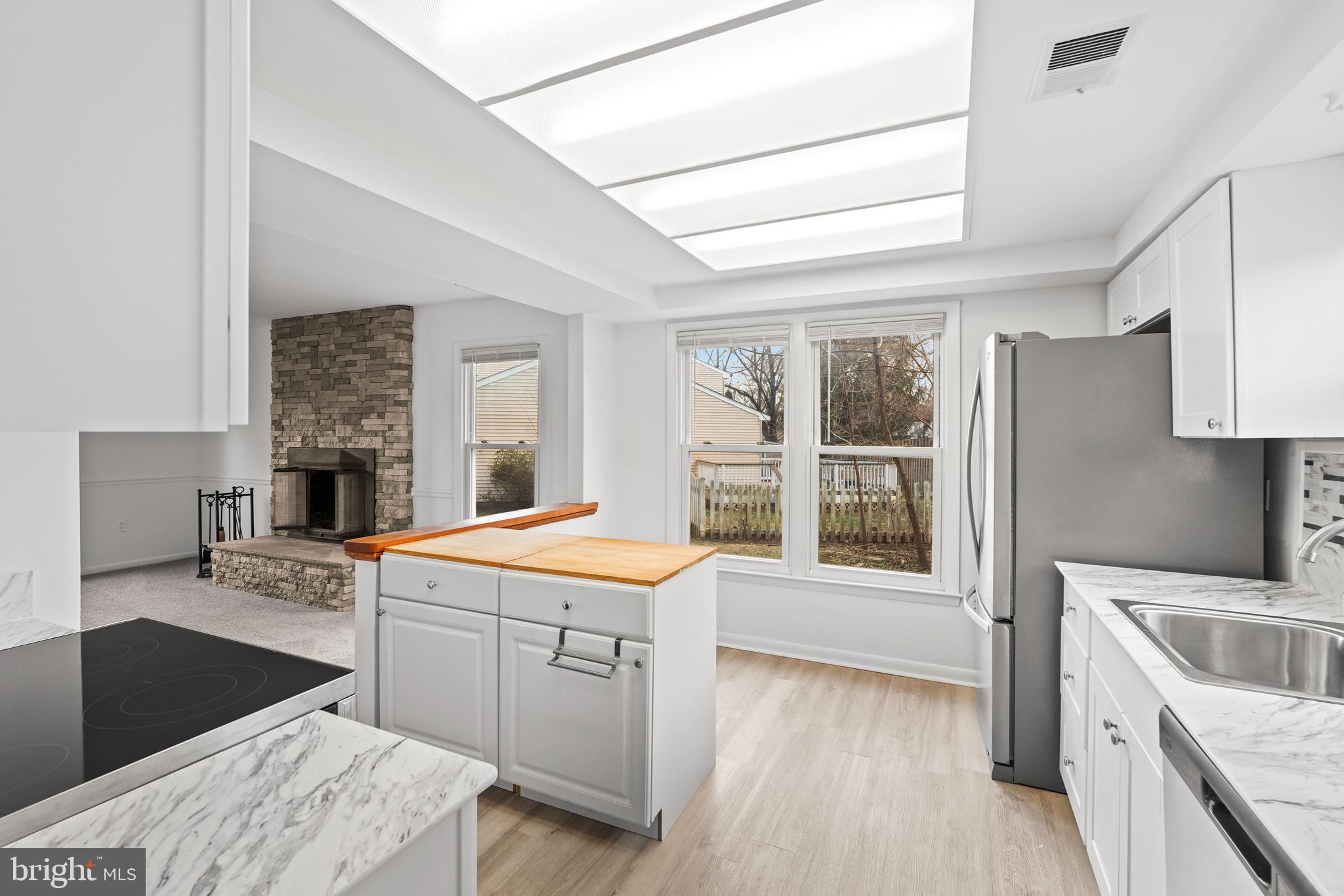 KINGSTON CHASE - Residential