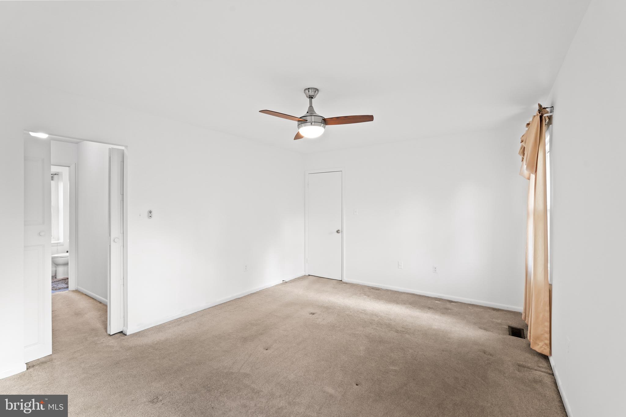 KINGSTON CHASE - Residential