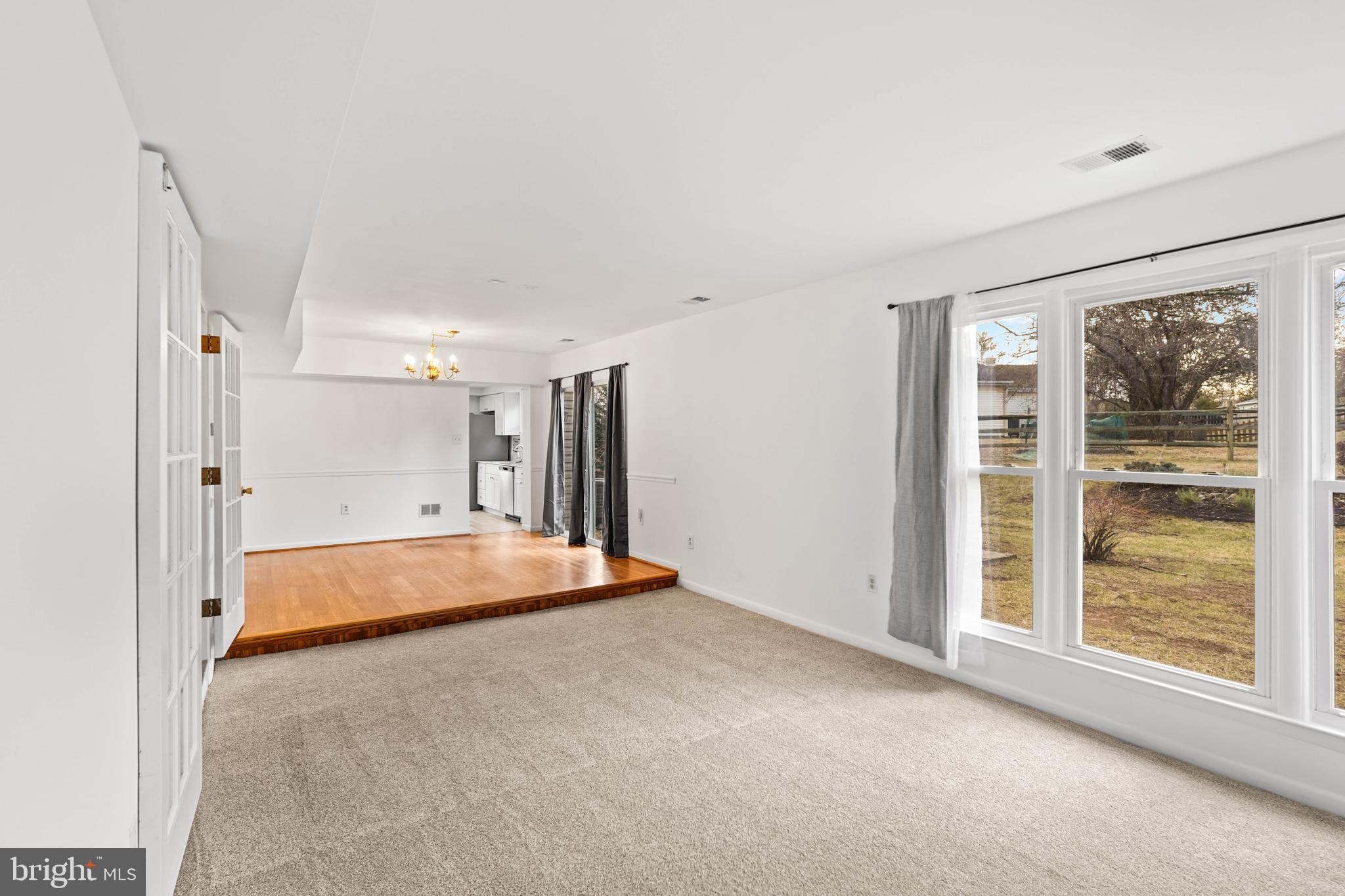 KINGSTON CHASE - Residential