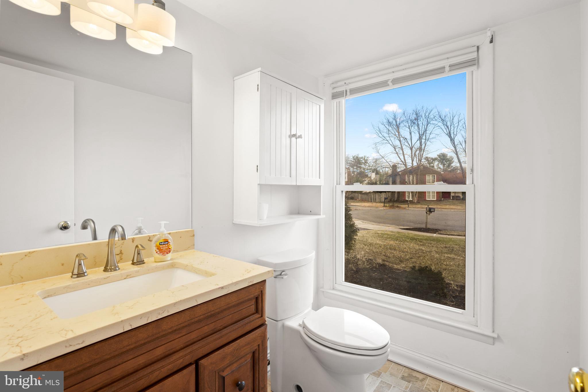 KINGSTON CHASE - Residential