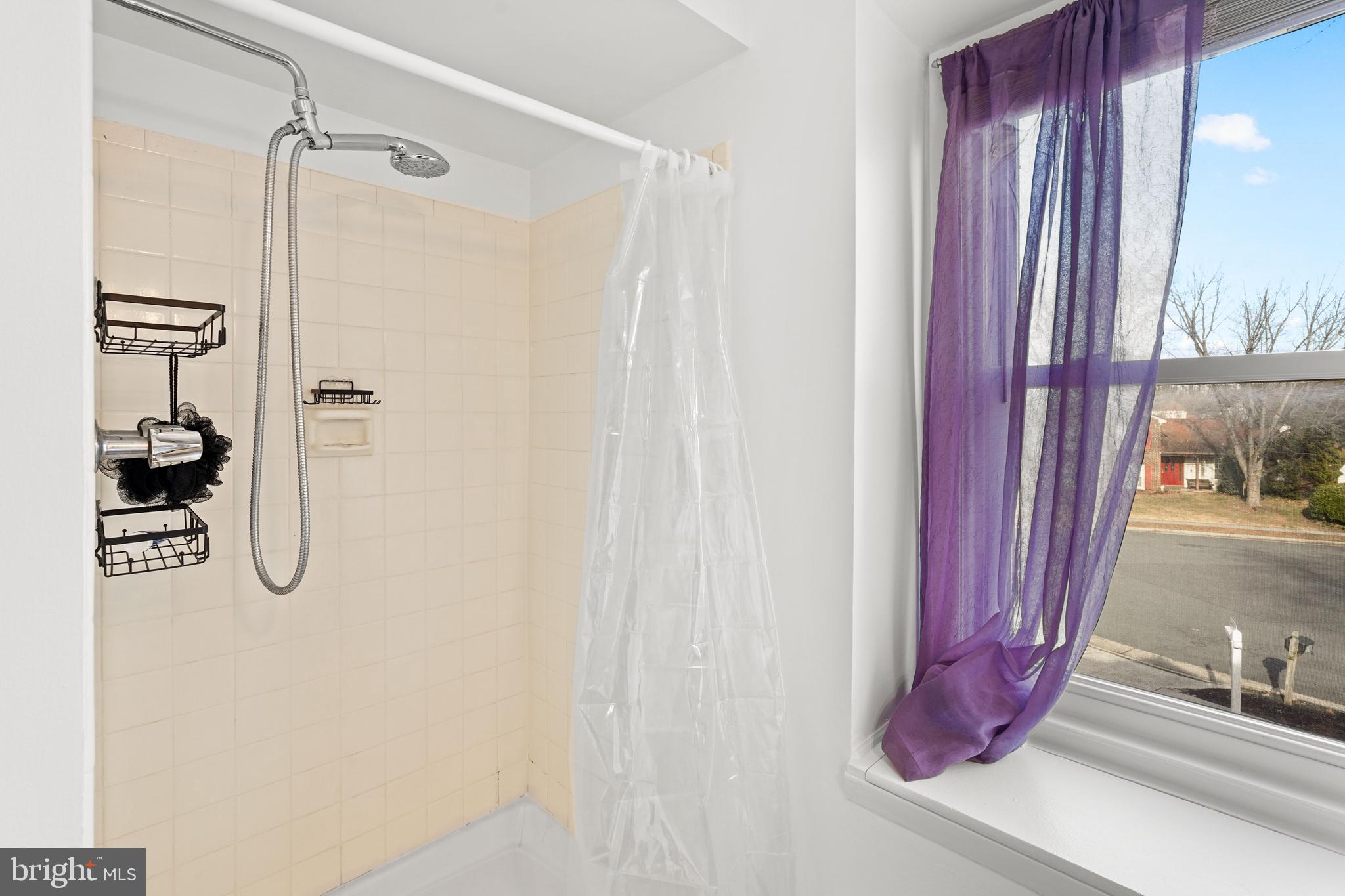 KINGSTON CHASE - Residential