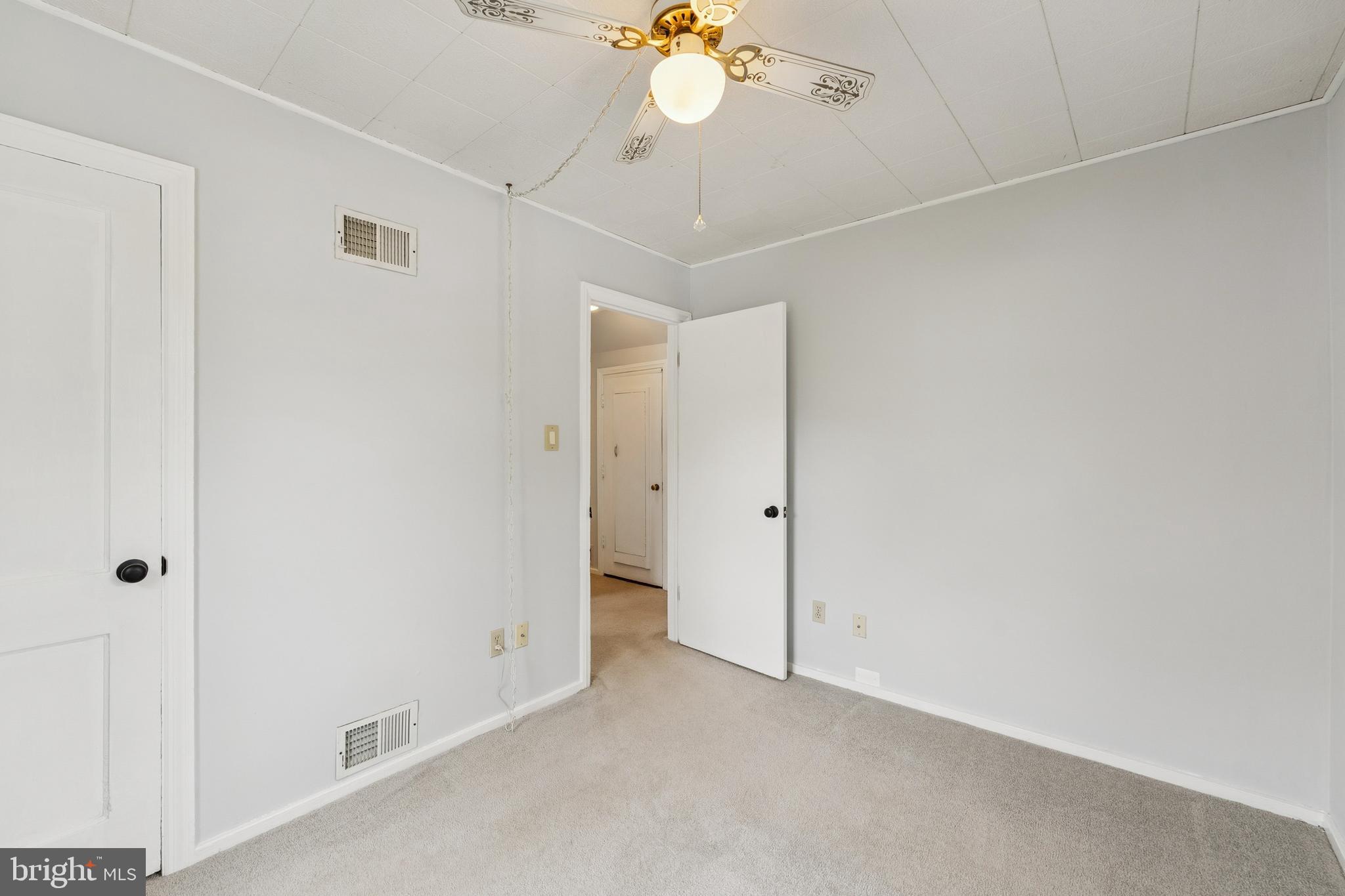 BUCKNELL MANOR - Residential