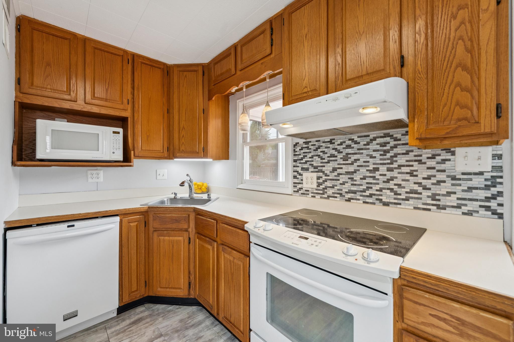 BUCKNELL MANOR - Residential