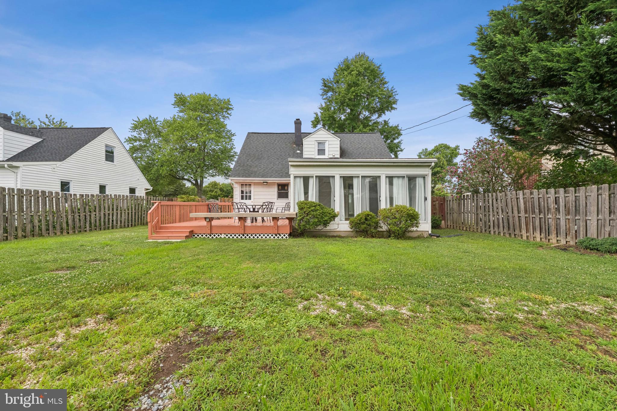 BUCKNELL MANOR - Residential