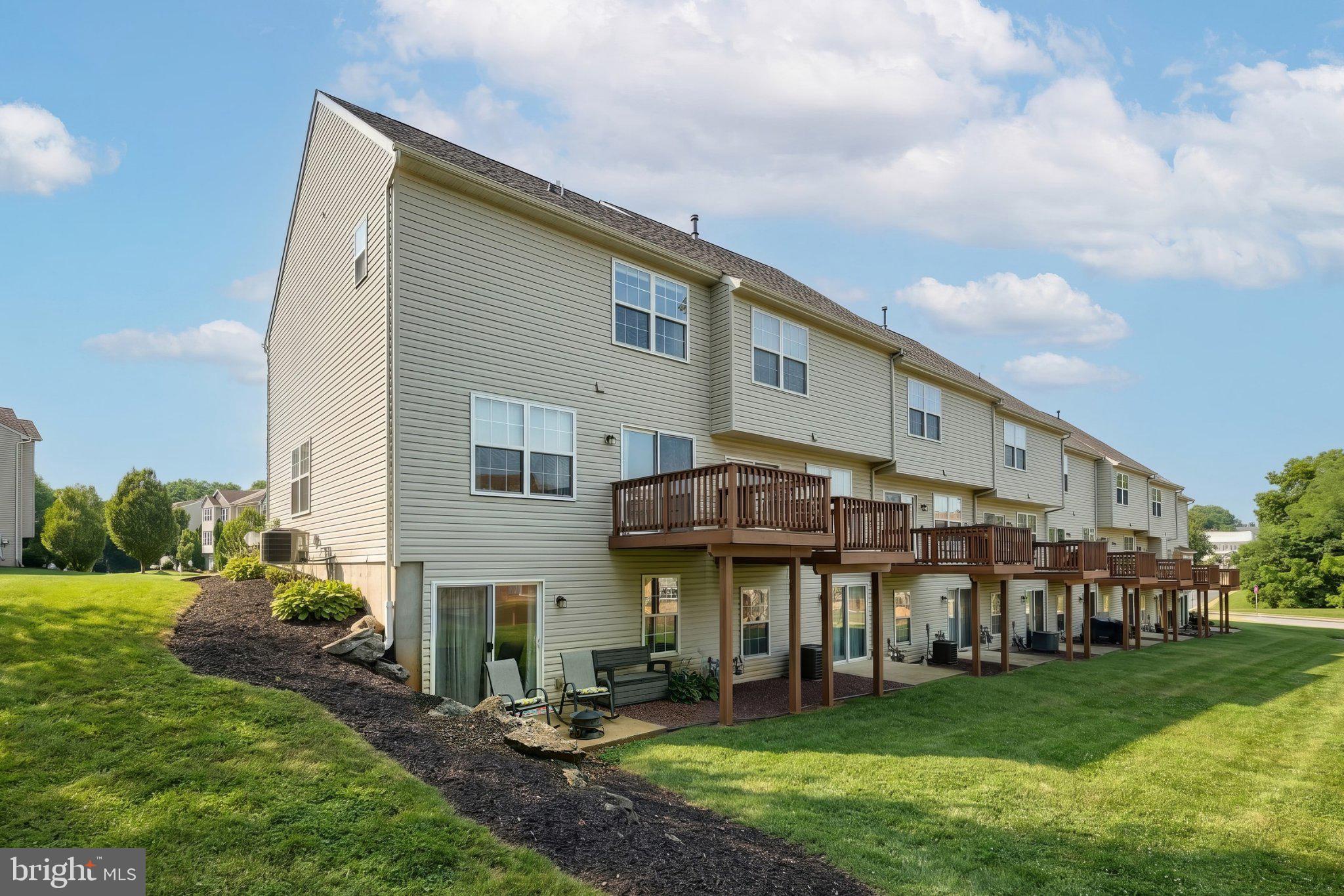 29 BUTTONWOOD LANE