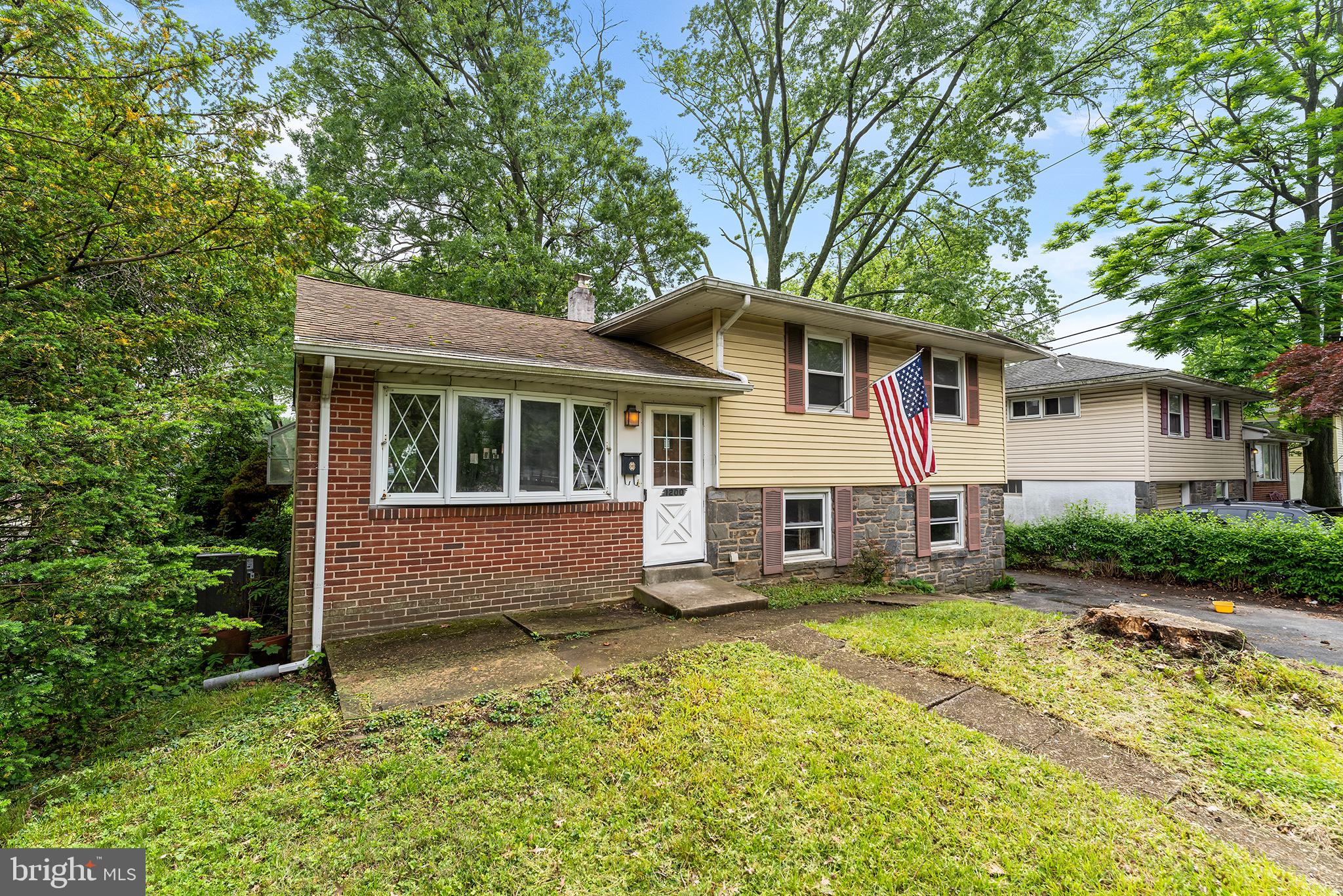 Charming fixer-upper in the heart of Secane, brimming with potential! This classic home boasts a prime location, just minutes from local shops, dining, and easy access to major highways and public transit for a seamless commute to Philadelphia. With solid bones and a spacious layout, this property is a blank canvas ready for your personal touch. Perfect for those looking to invest in a home with character, it needs some updates and finishing touches to shine. Enjoy a large lot, mature trees, and a friendly neighborhood. Don’t miss this opportunity to create your dream home in an unbeatable location!