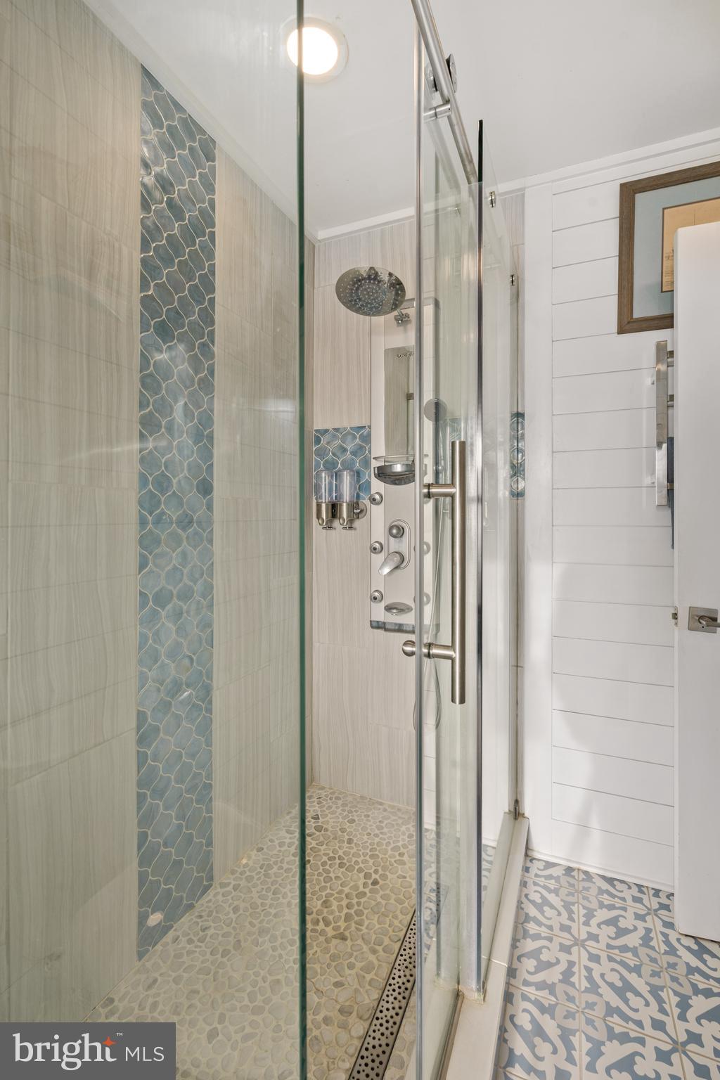 TAR BAY - Residential