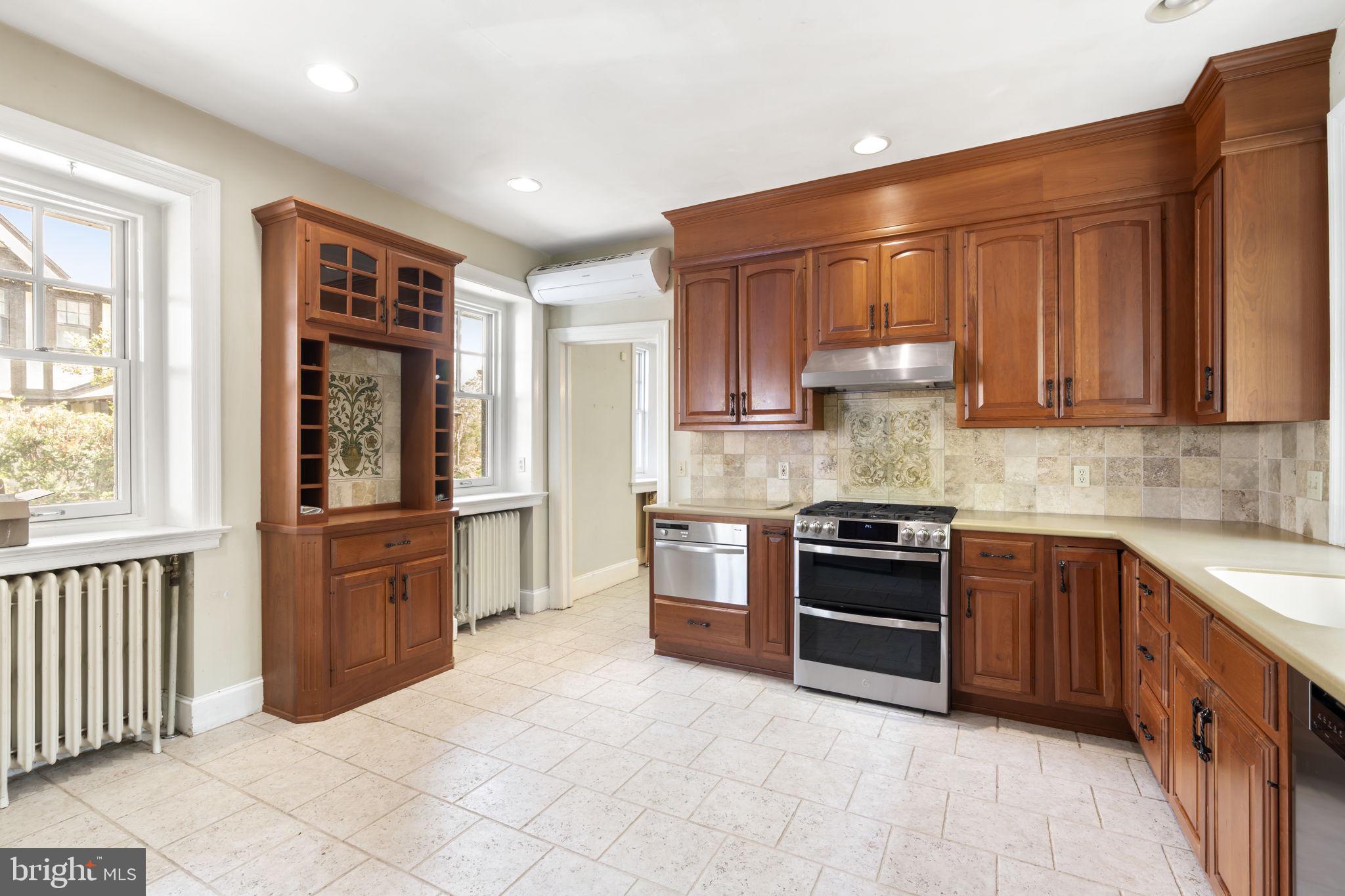 LAKESIDE - Residential