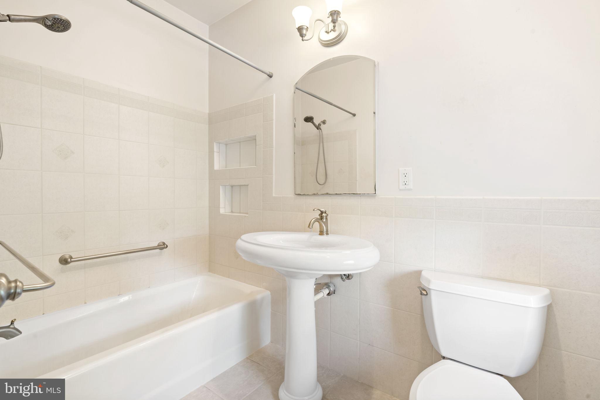 LAKESIDE - Residential