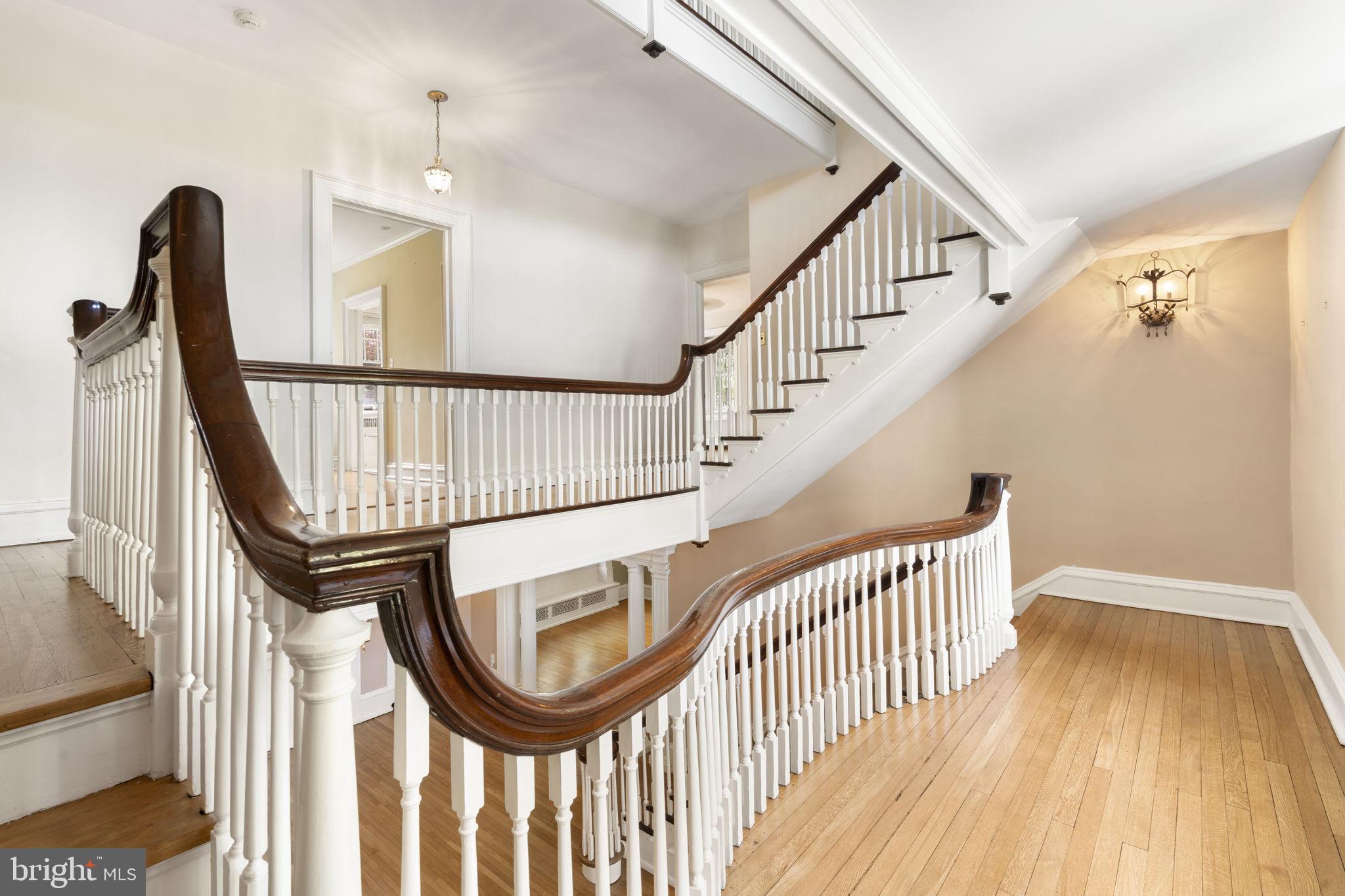 LAKESIDE - Residential