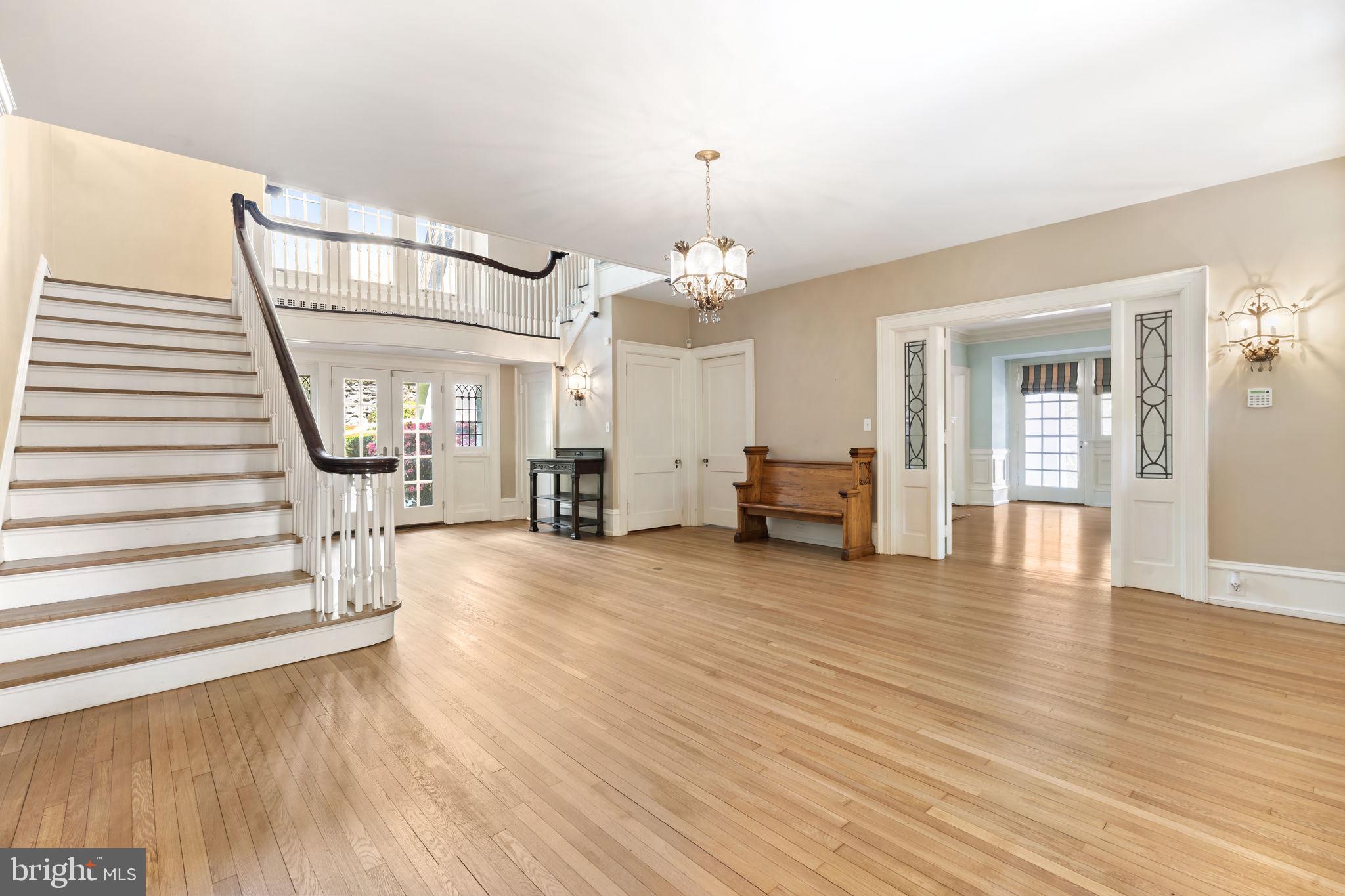 LAKESIDE - Residential