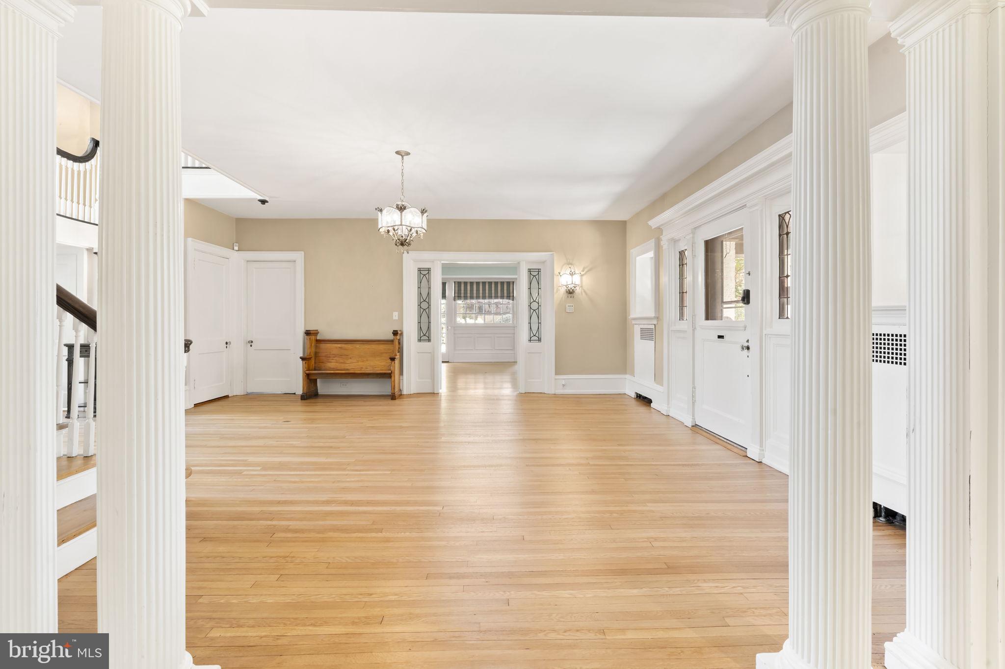 LAKESIDE - Residential