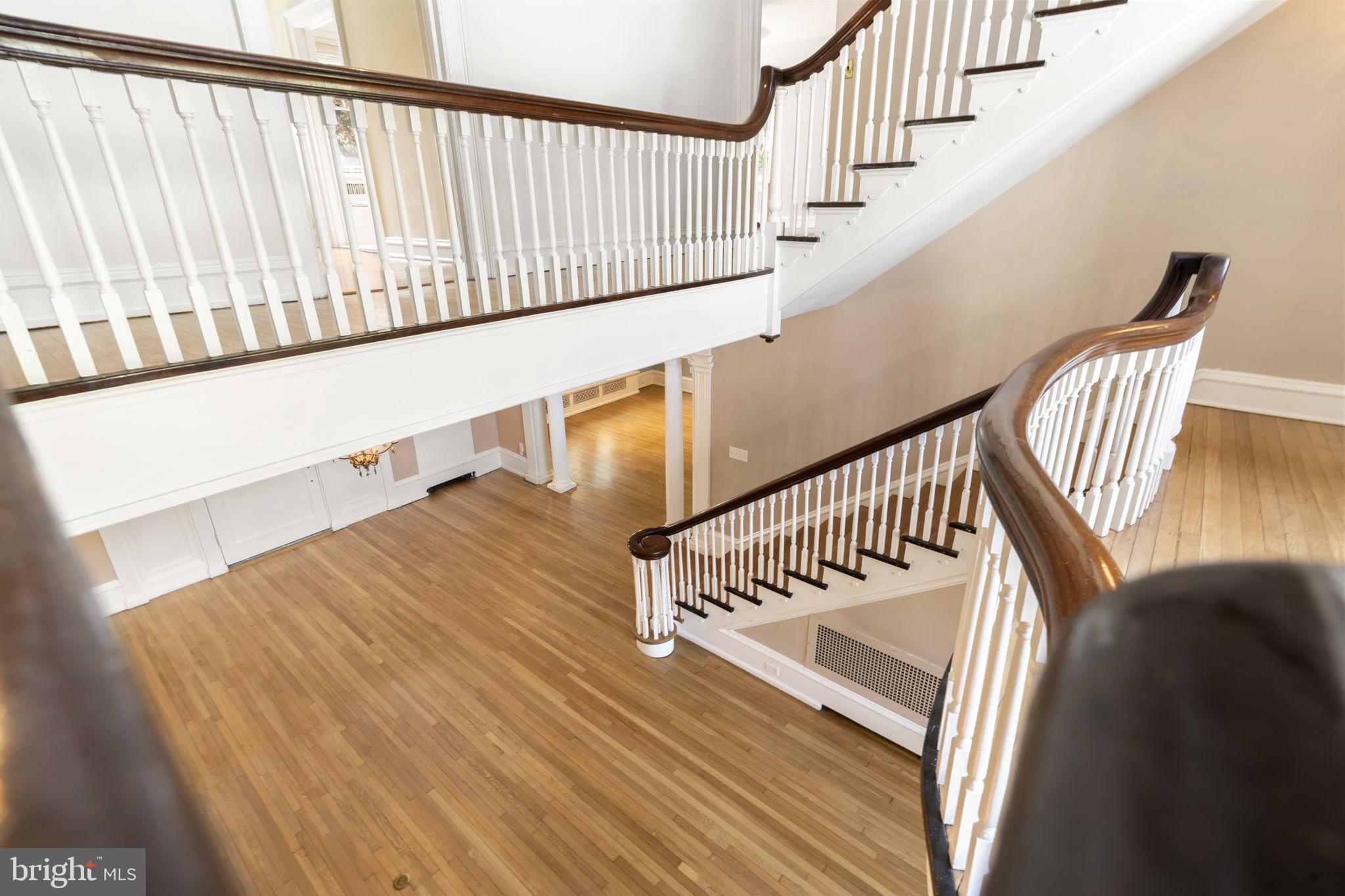 LAKESIDE - Residential