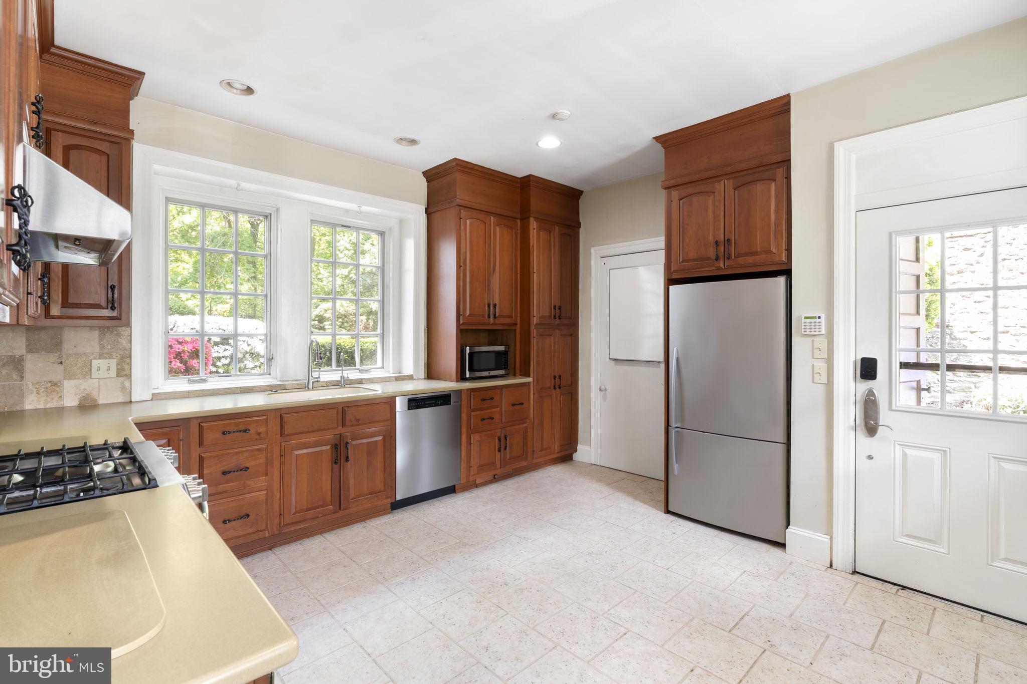 LAKESIDE - Residential