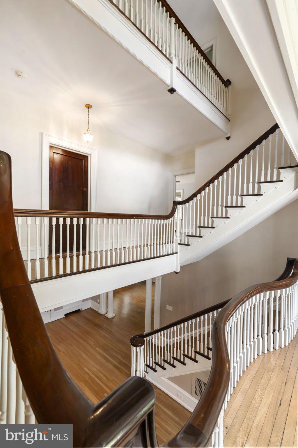 LAKESIDE - Residential