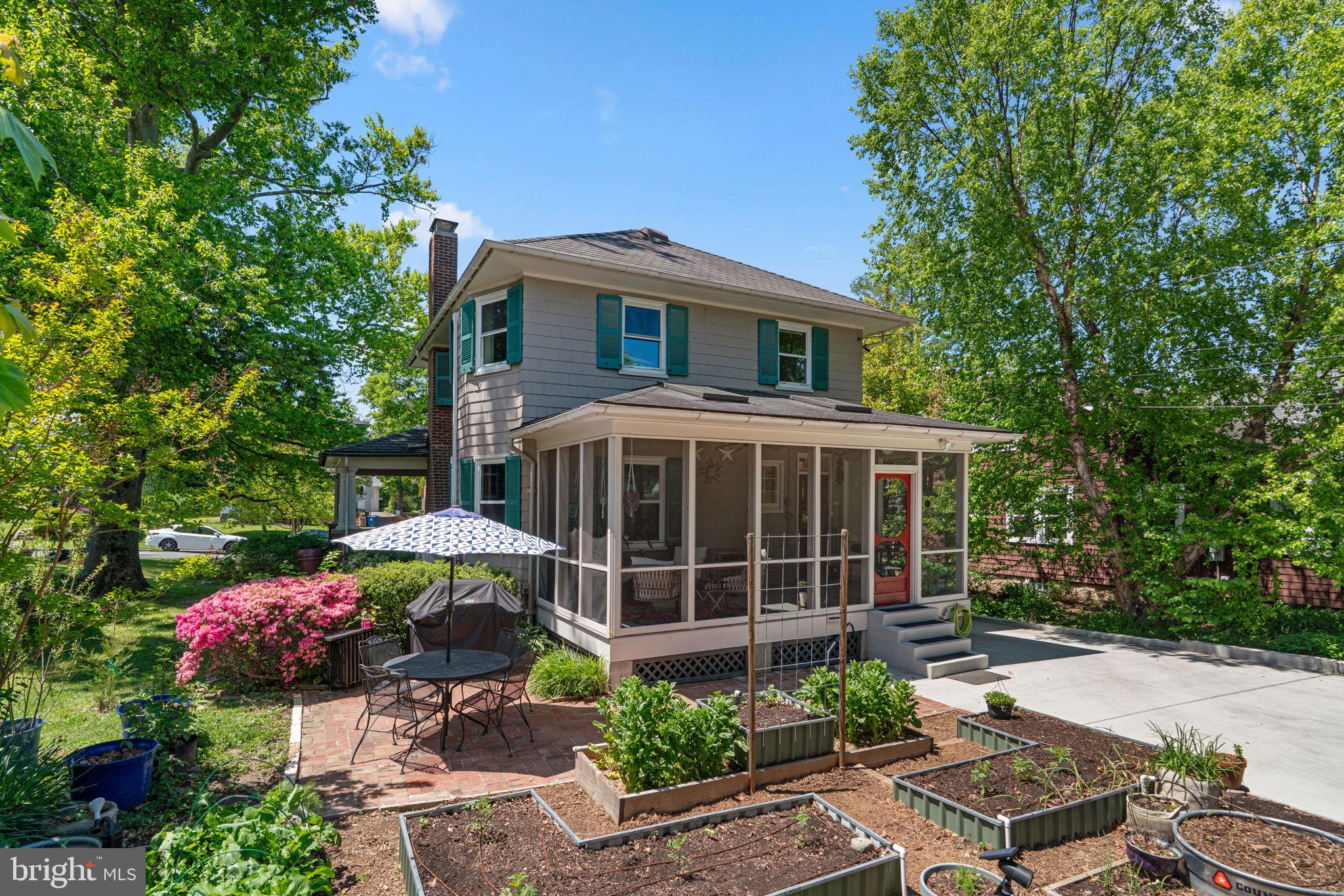 HUNTING RIDGE HISTORIC DISTRICT - Residential