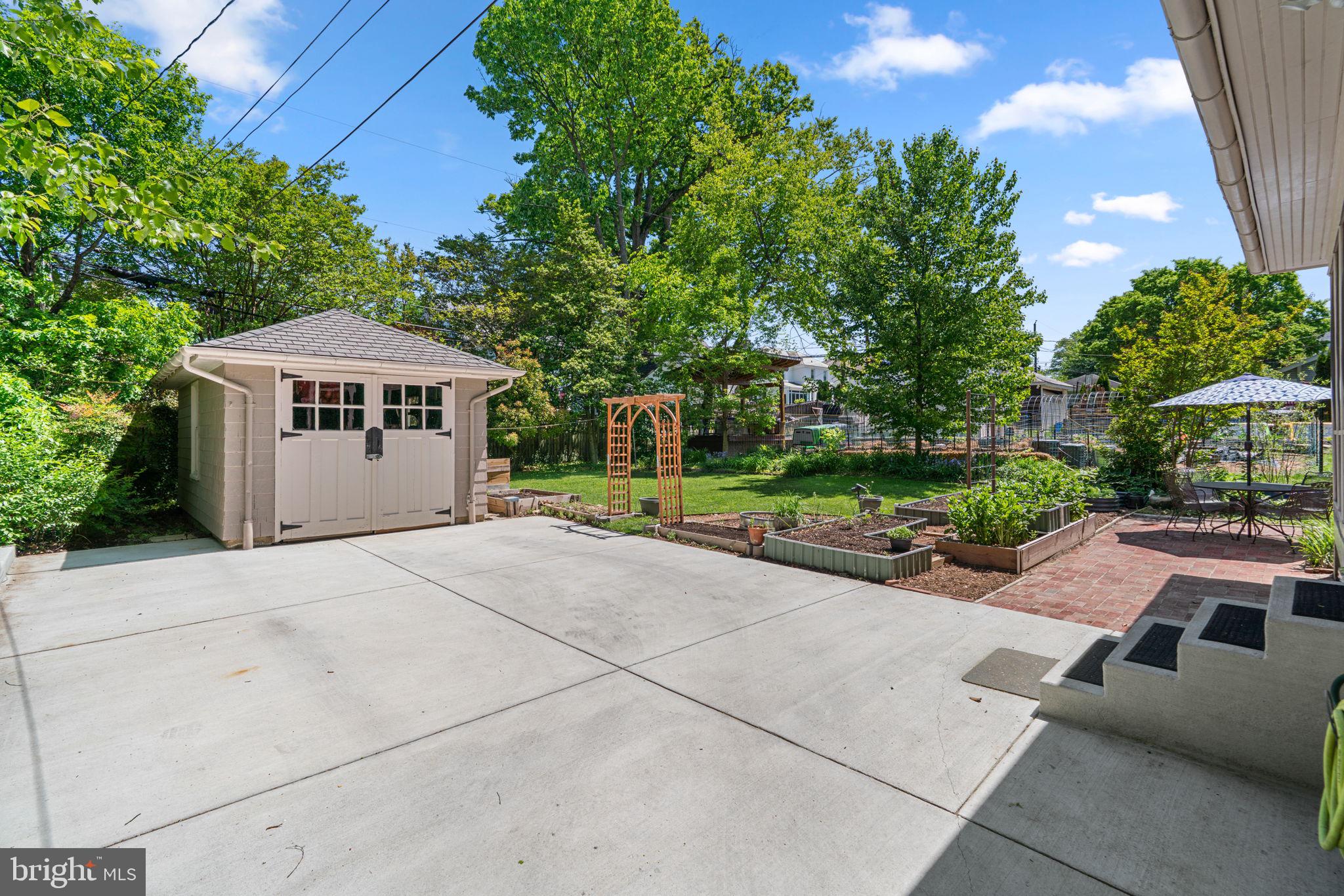 HUNTING RIDGE HISTORIC DISTRICT - Residential