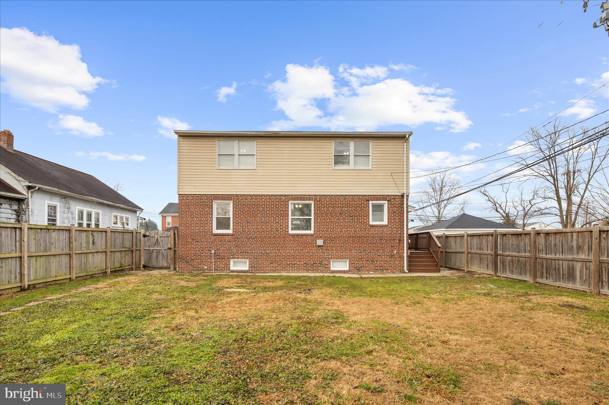 ROLAND TERRACE - Residential