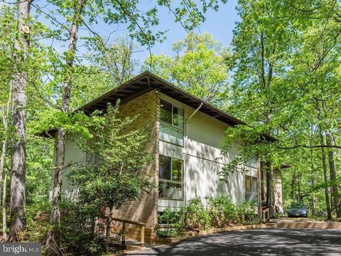 Photo of 11046 Seven Hill Lane, POTOMAC, MD 20854 (MLS # MDMC2178938)