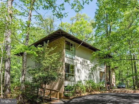 11046 Seven Hill Lane, Potomac, MD MLS: MDMC2178938