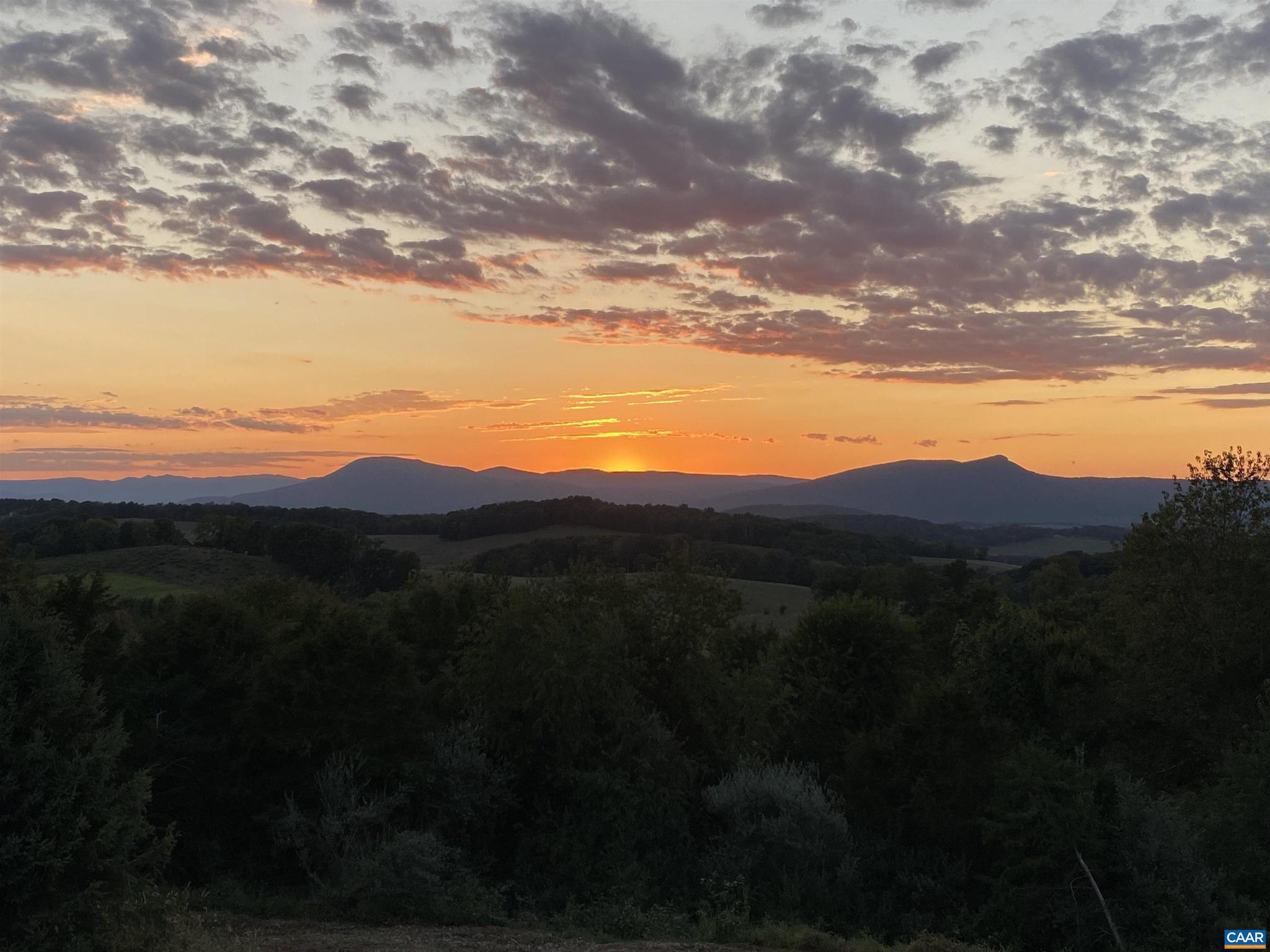 SUNSET FARMS - Residential