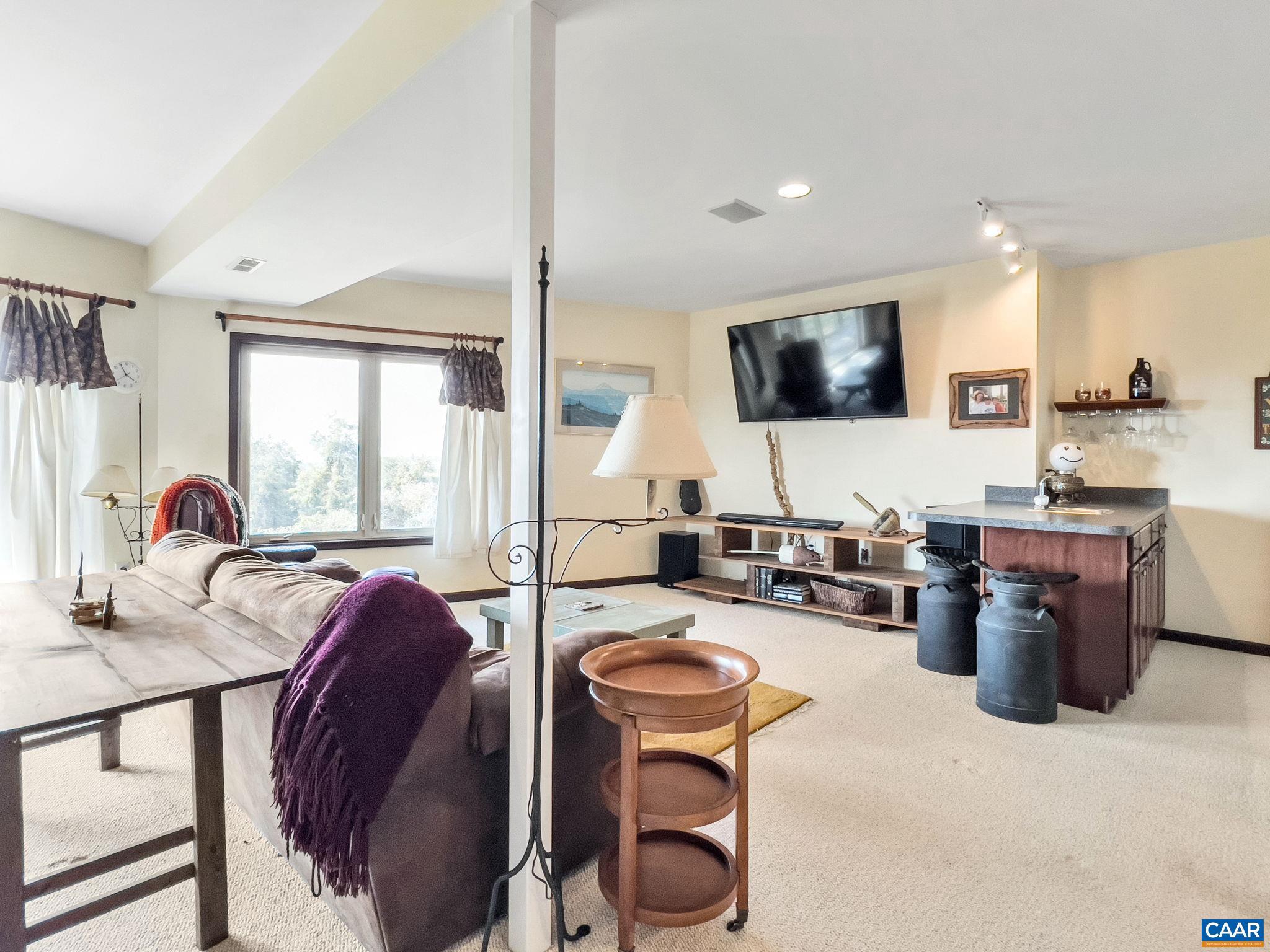 SUNSET FARMS - Residential