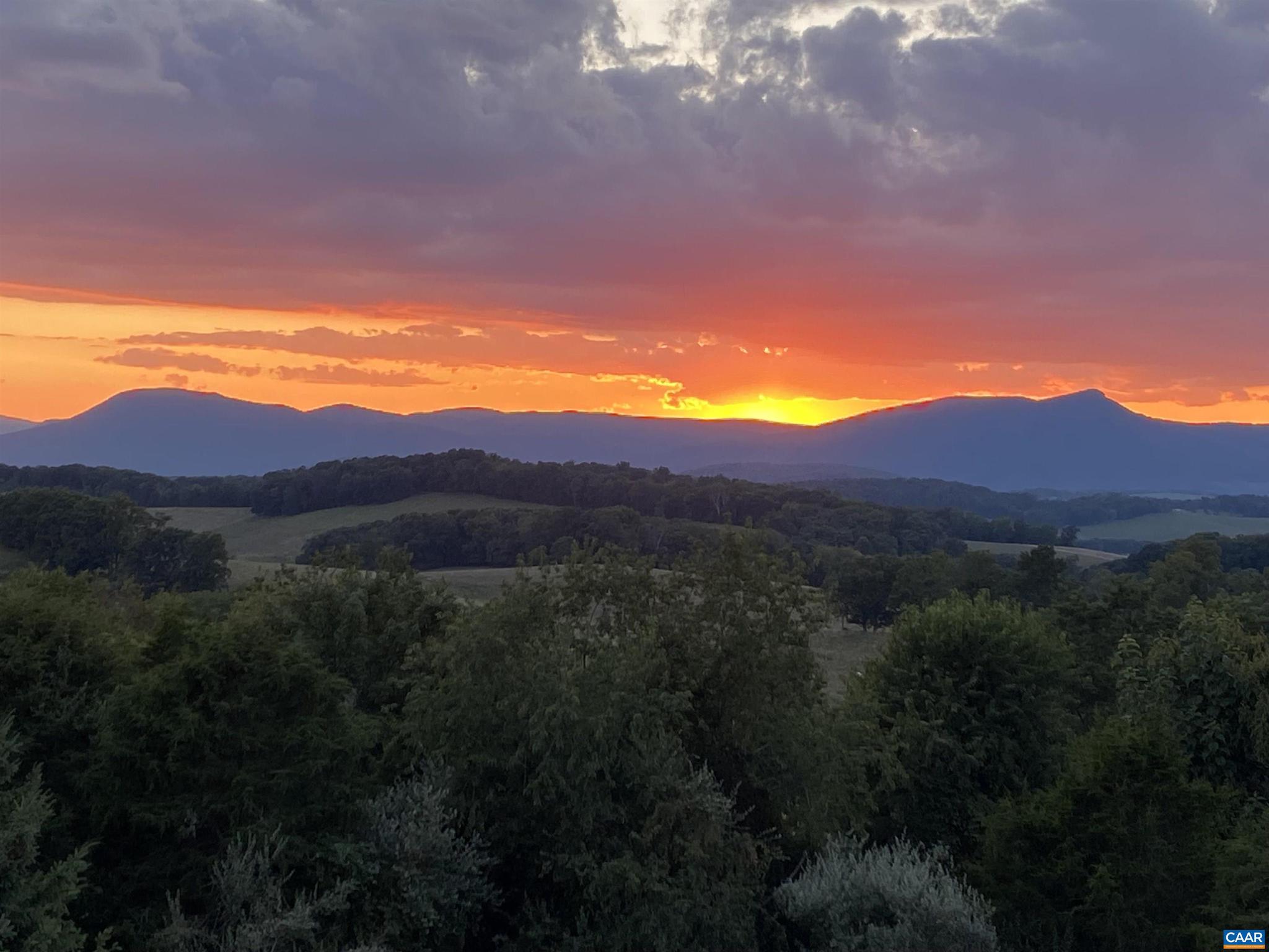 SUNSET FARMS - Residential