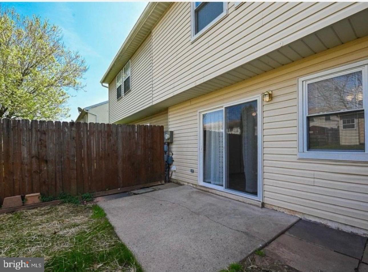 COLONIAL VIL - Residential