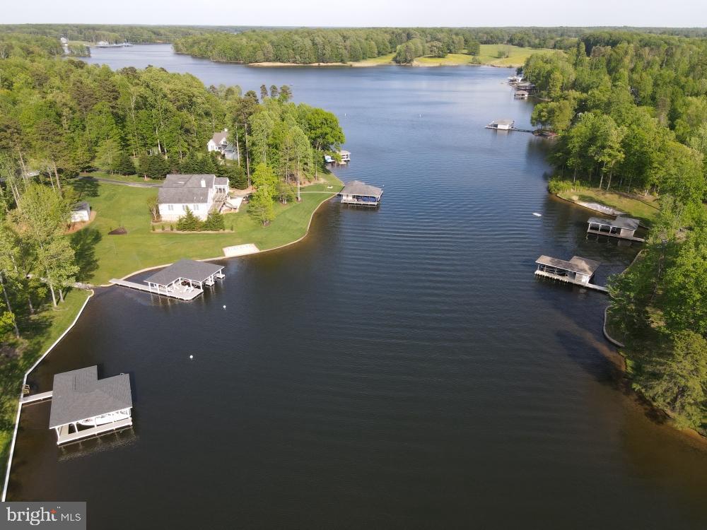 WATERS AT LAKE ANNA - Land