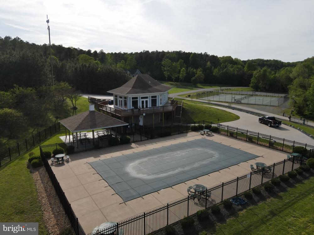 WATERS AT LAKE ANNA - Land