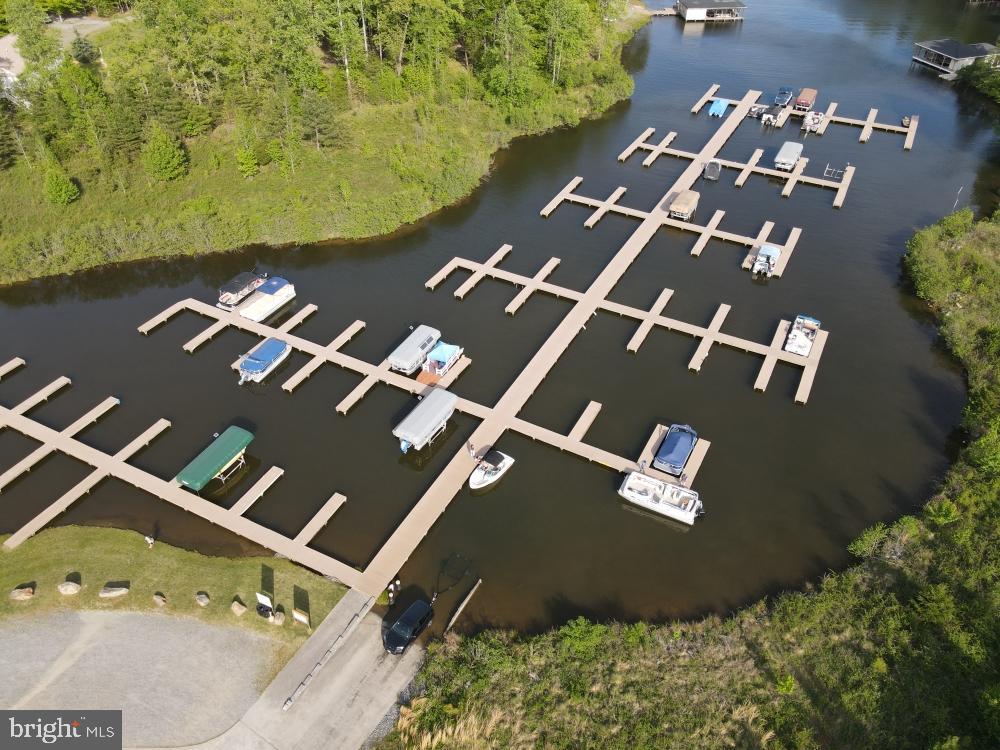 WATERS AT LAKE ANNA - Land