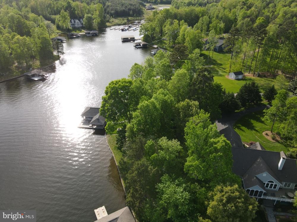 WATERS AT LAKE ANNA - Land