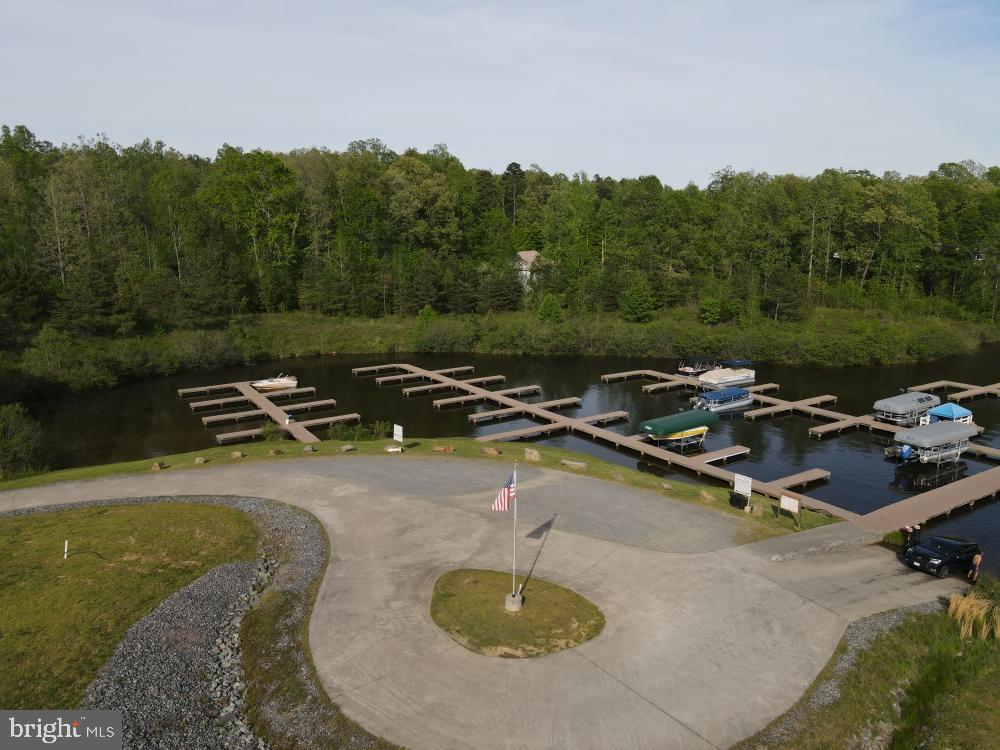 WATERS AT LAKE ANNA - Land