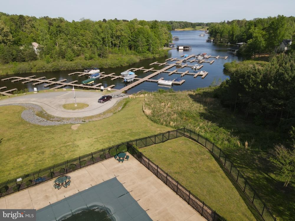 WATERS AT LAKE ANNA - Land