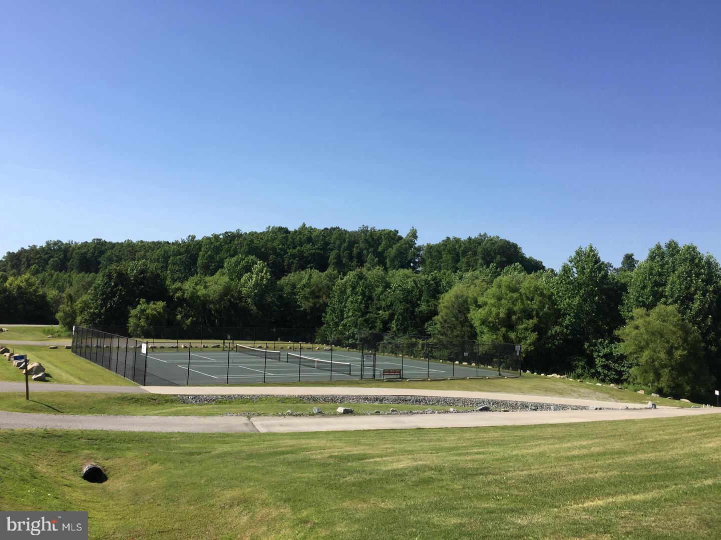 WATERS AT LAKE ANNA - Land