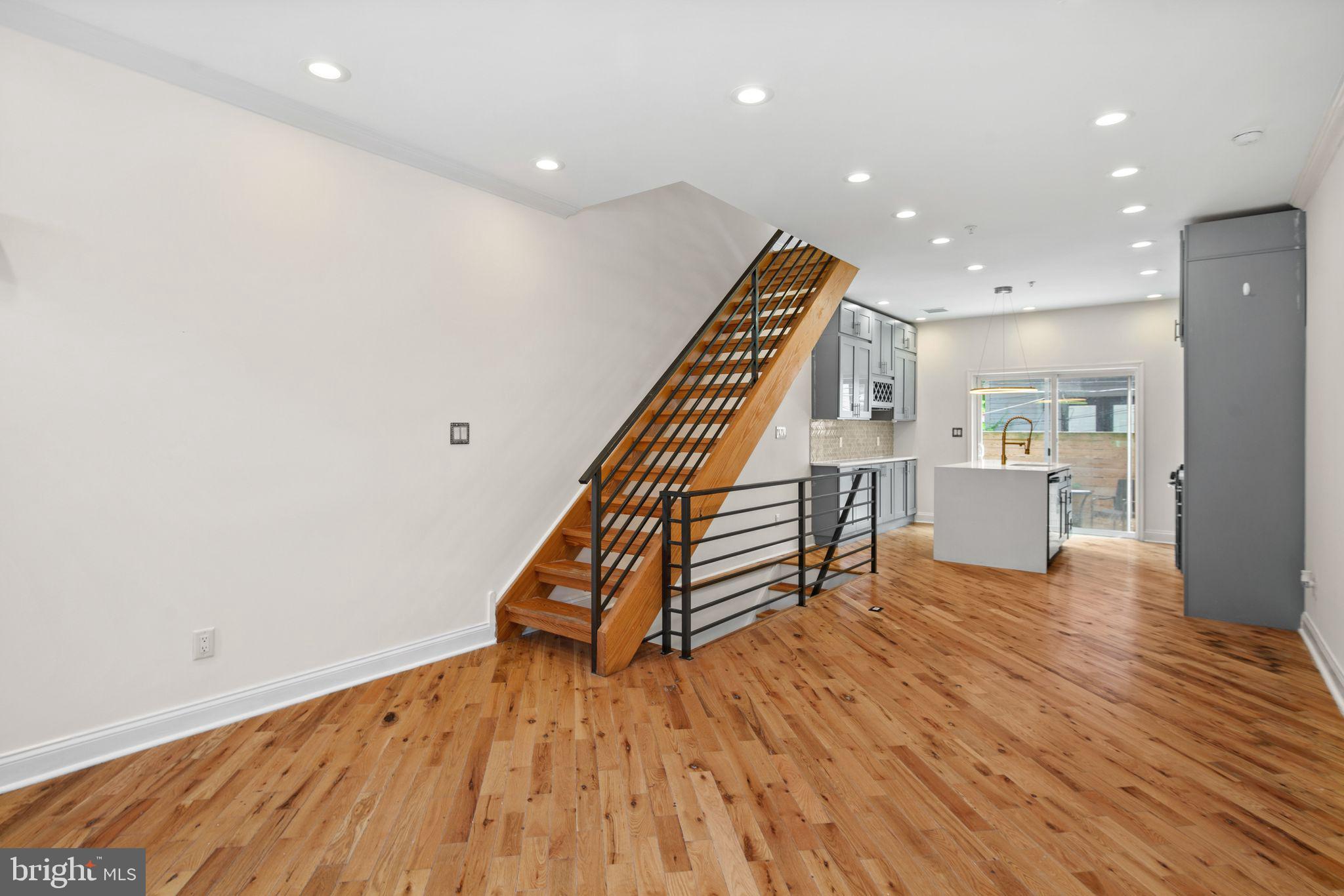 POINT BREEZE - Residential