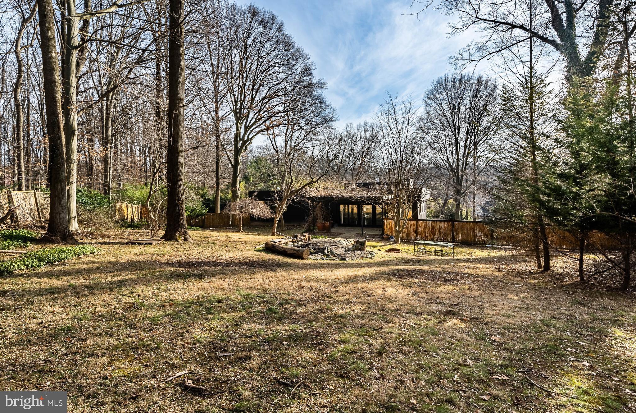 COLONIAL VIL - Residential