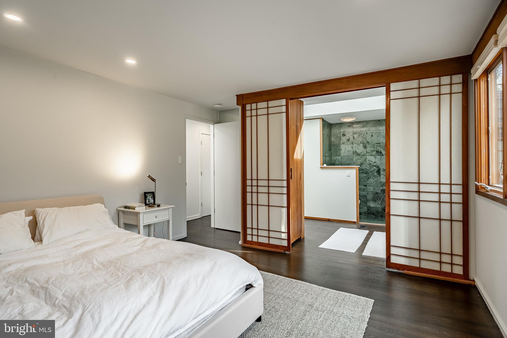 COLONIAL VIL - Residential