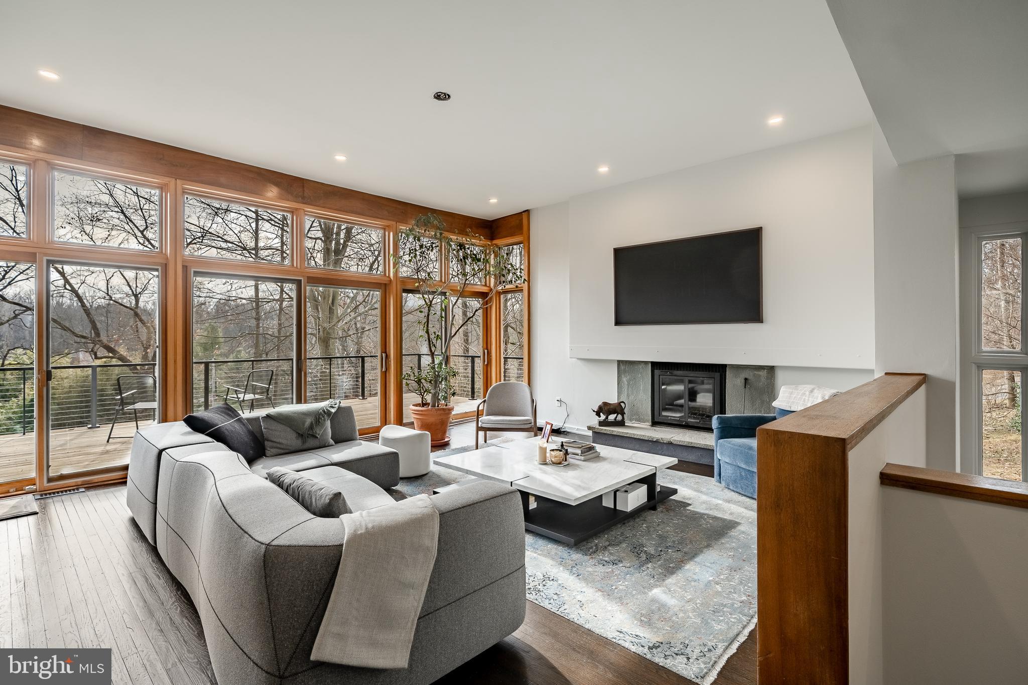 COLONIAL VIL - Residential